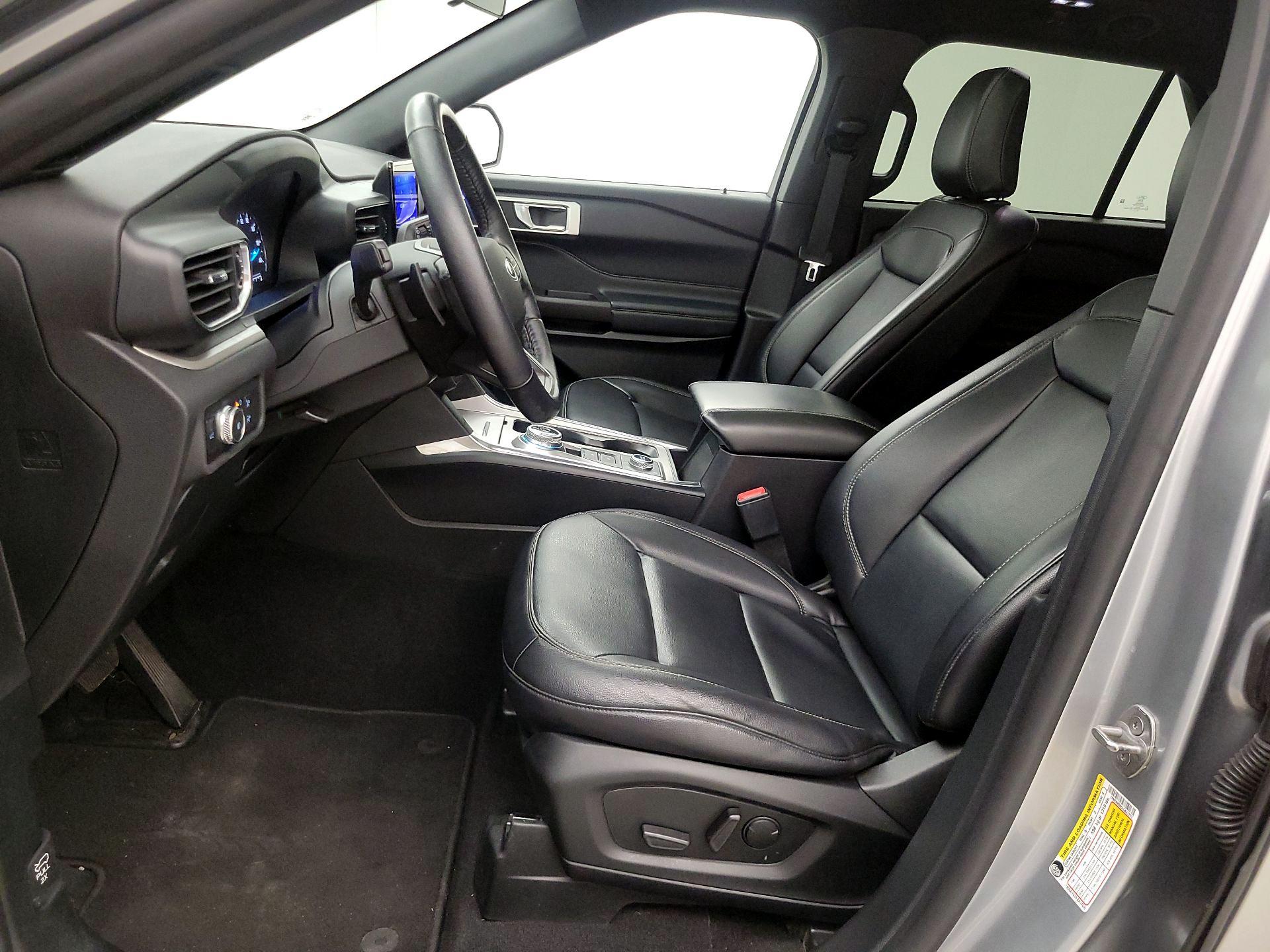 Thumbnail: 2020 Ford Explorer - 11