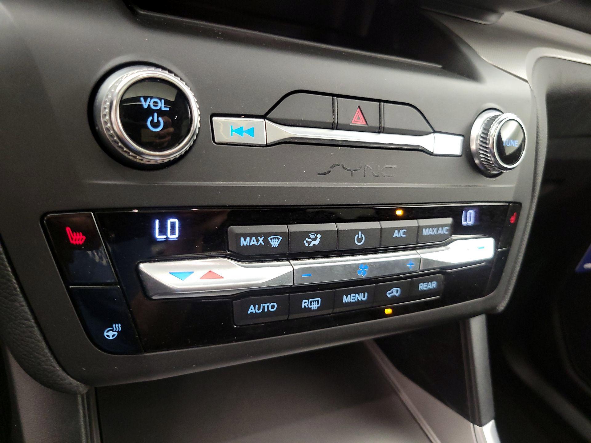Thumbnail: 2020 Ford Explorer - 16