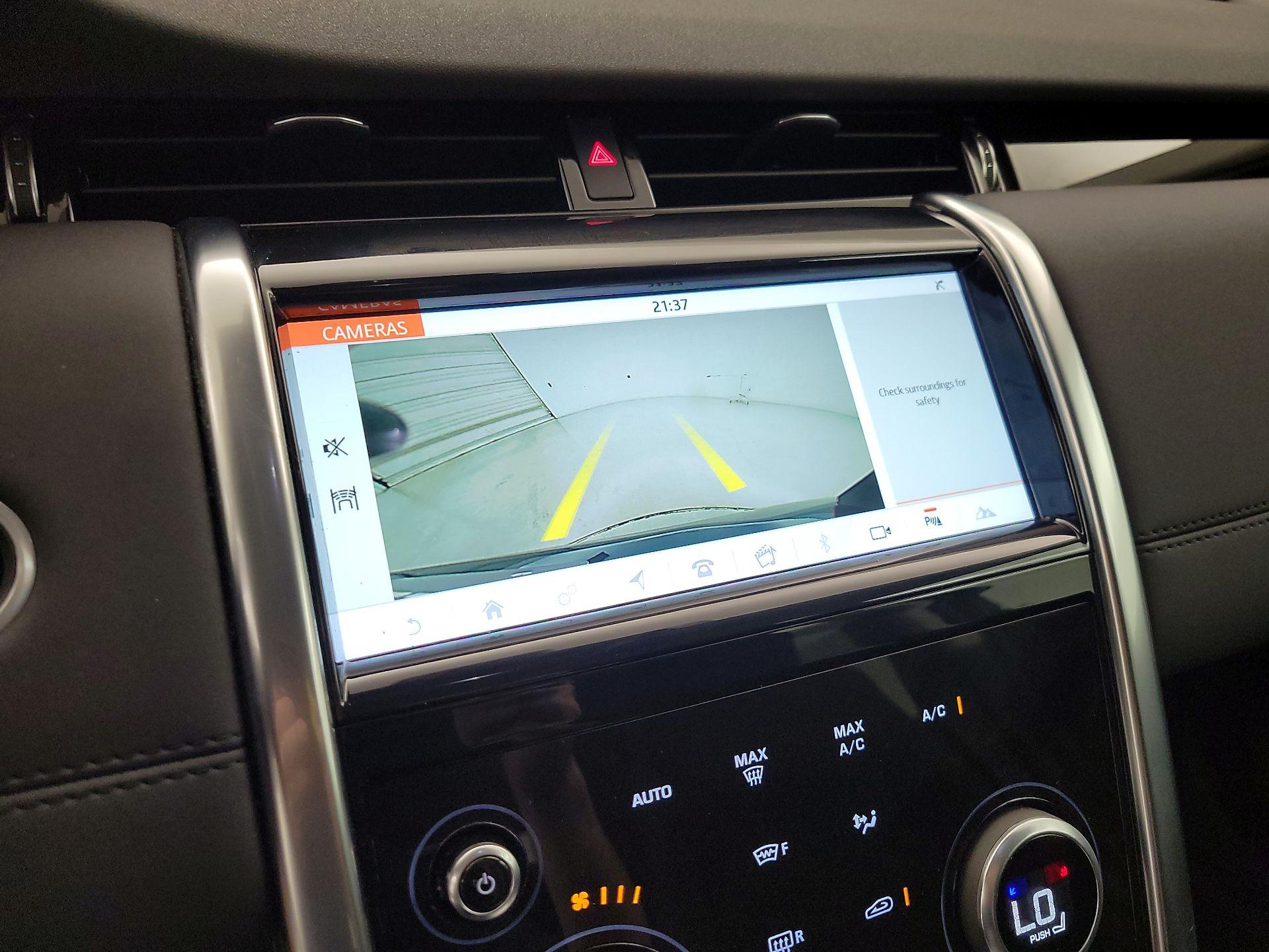 Thumbnail: 2020 Land Rover Discovery Sport - 15