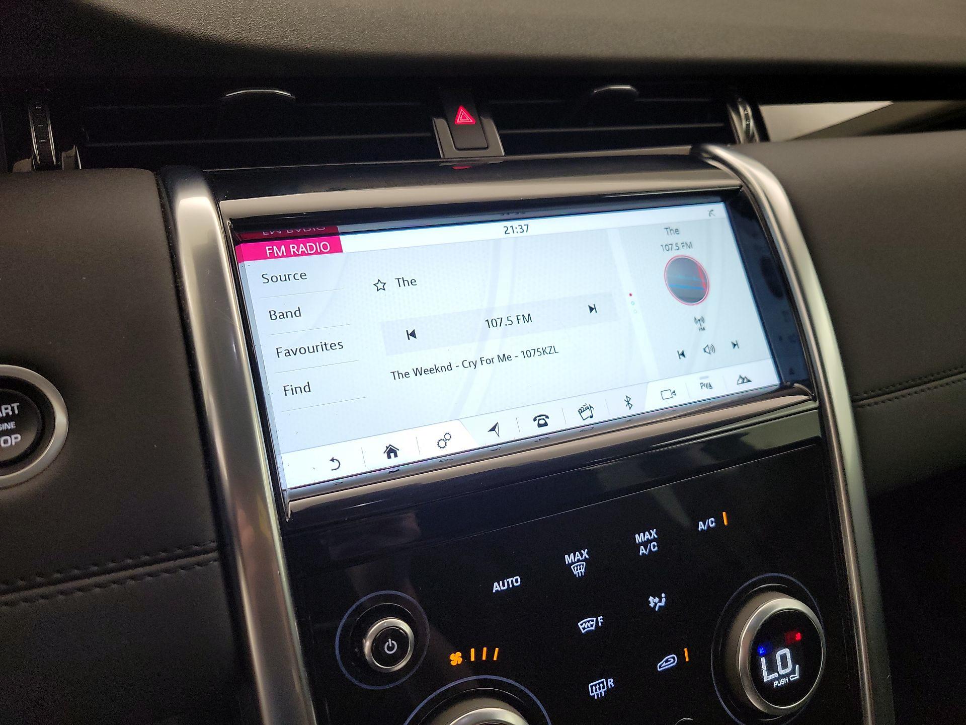 Thumbnail: 2020 Land Rover Discovery Sport - 16