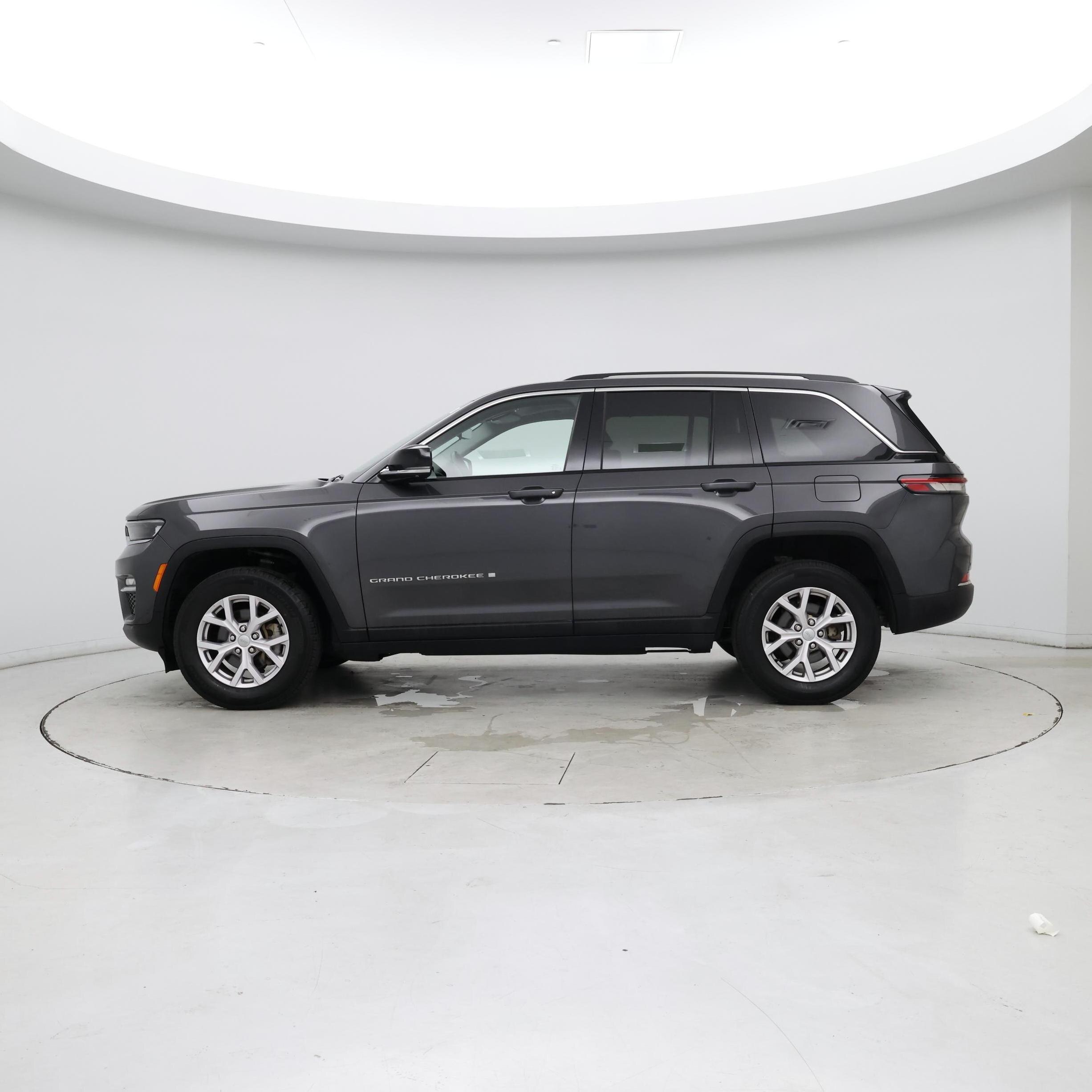 Thumbnail: 2022 Jeep Grand Cherokee - 3