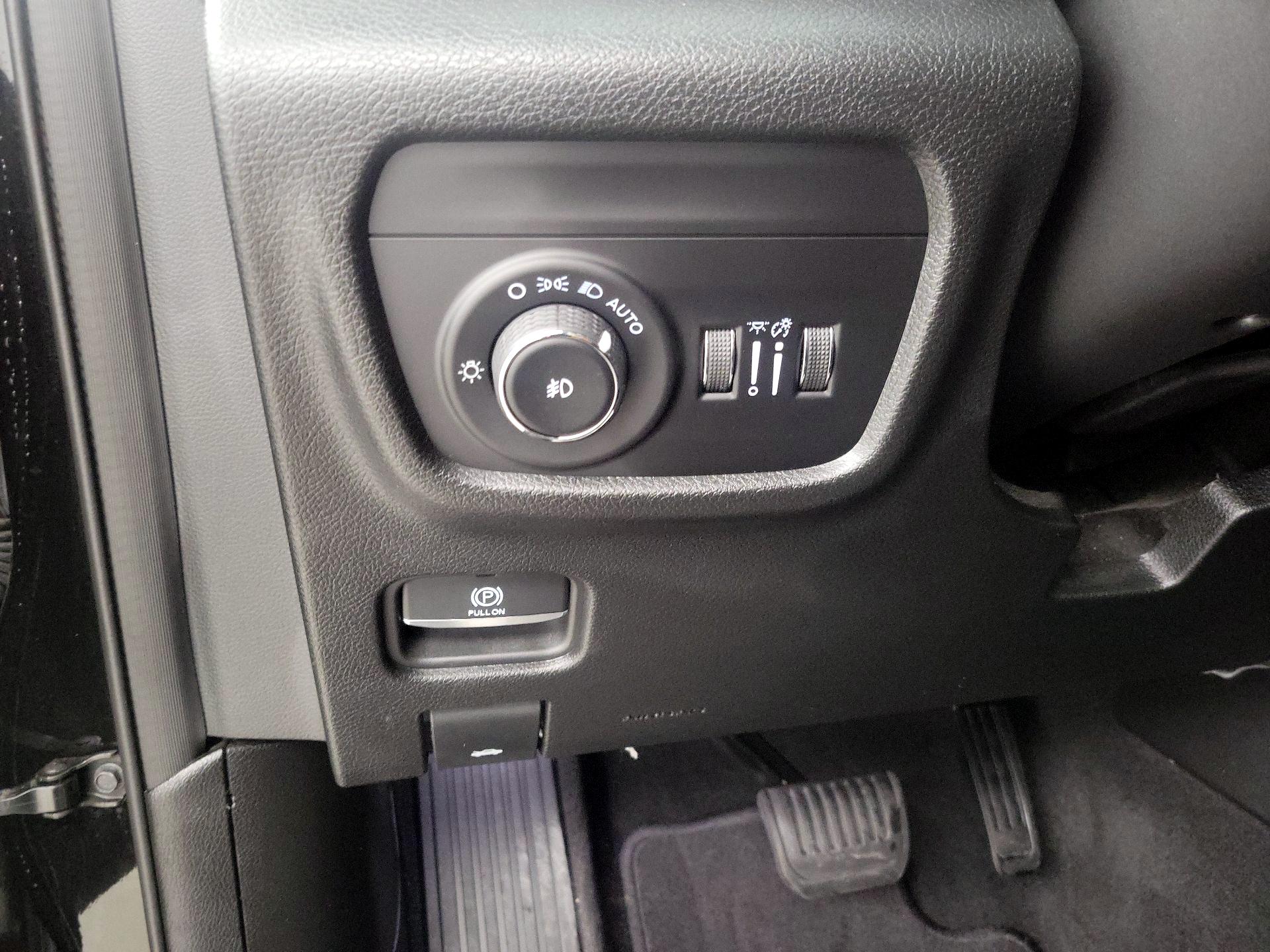 Thumbnail: 2022 Jeep Grand Cherokee - 13