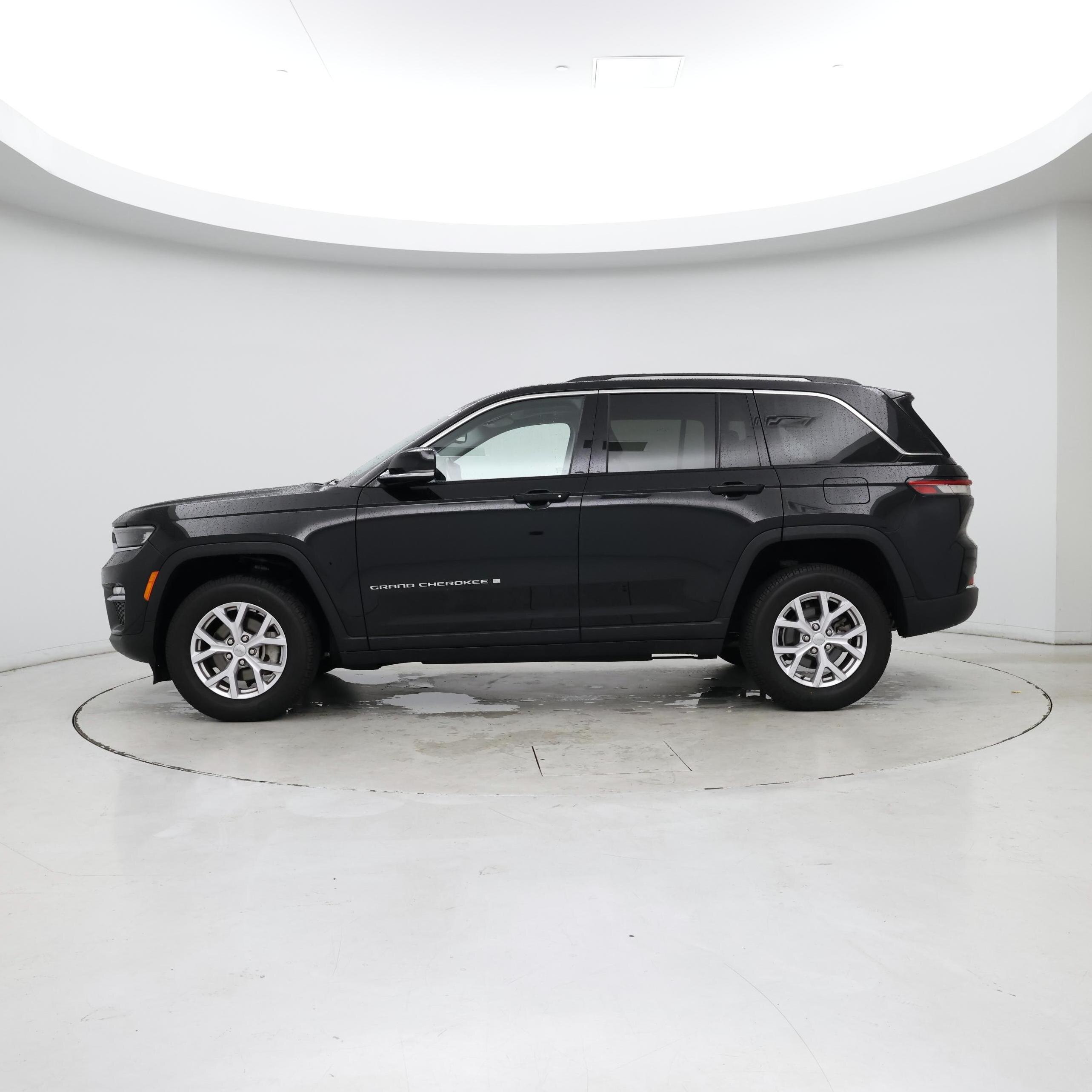 Thumbnail: 2022 Jeep Grand Cherokee - 3