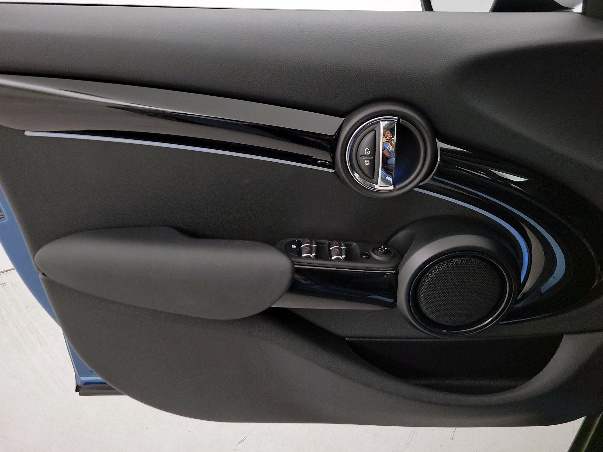 Thumbnail: 2022 MINI Cooper Hardtop - 12
