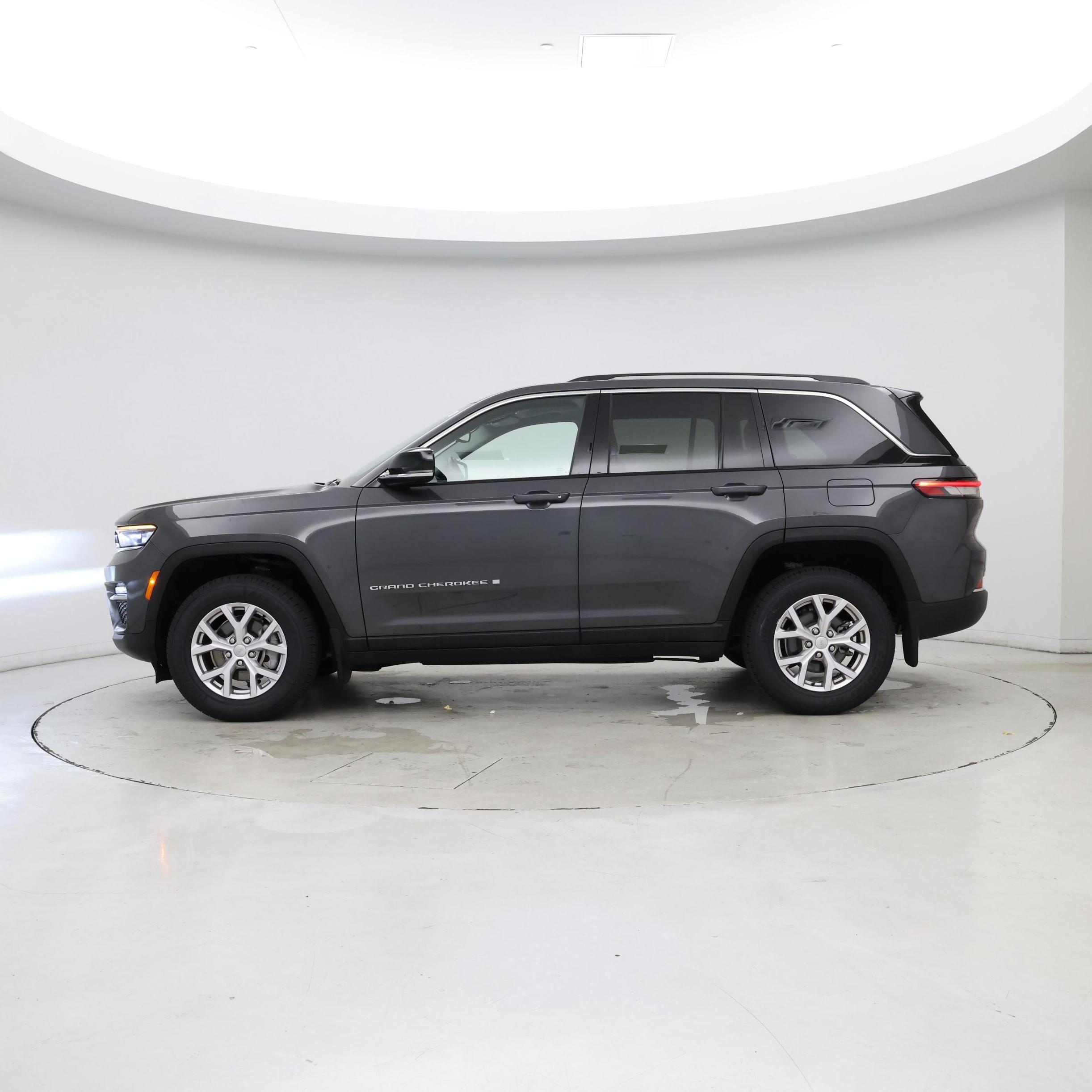 Thumbnail: 2022 Jeep Grand Cherokee - 3