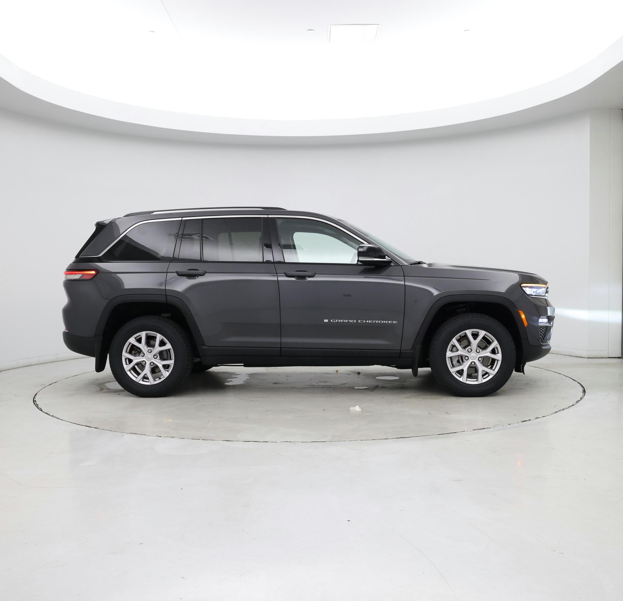 Thumbnail: 2022 Jeep Grand Cherokee - 7
