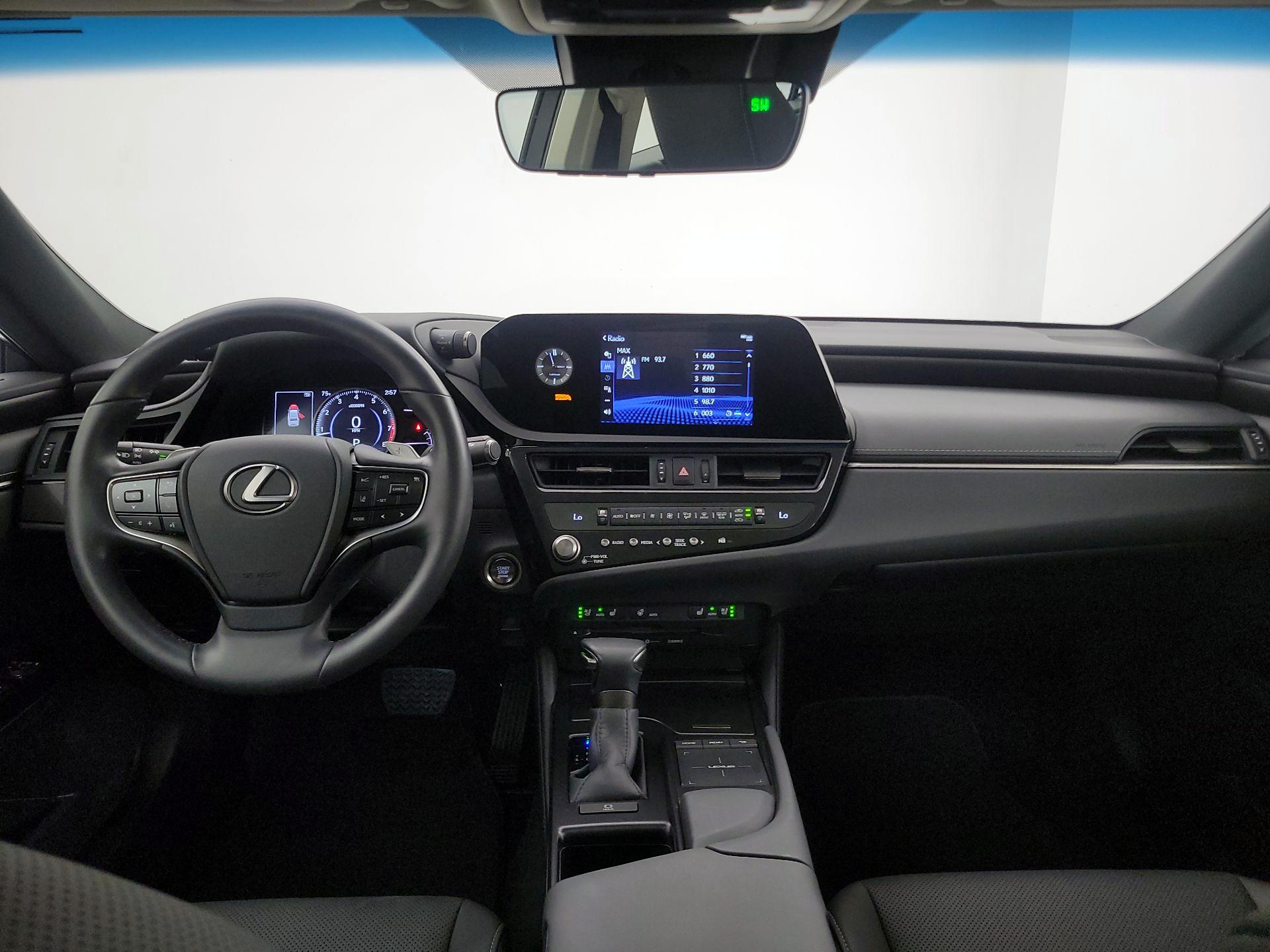 Thumbnail: 2022 Lexus ES - 9