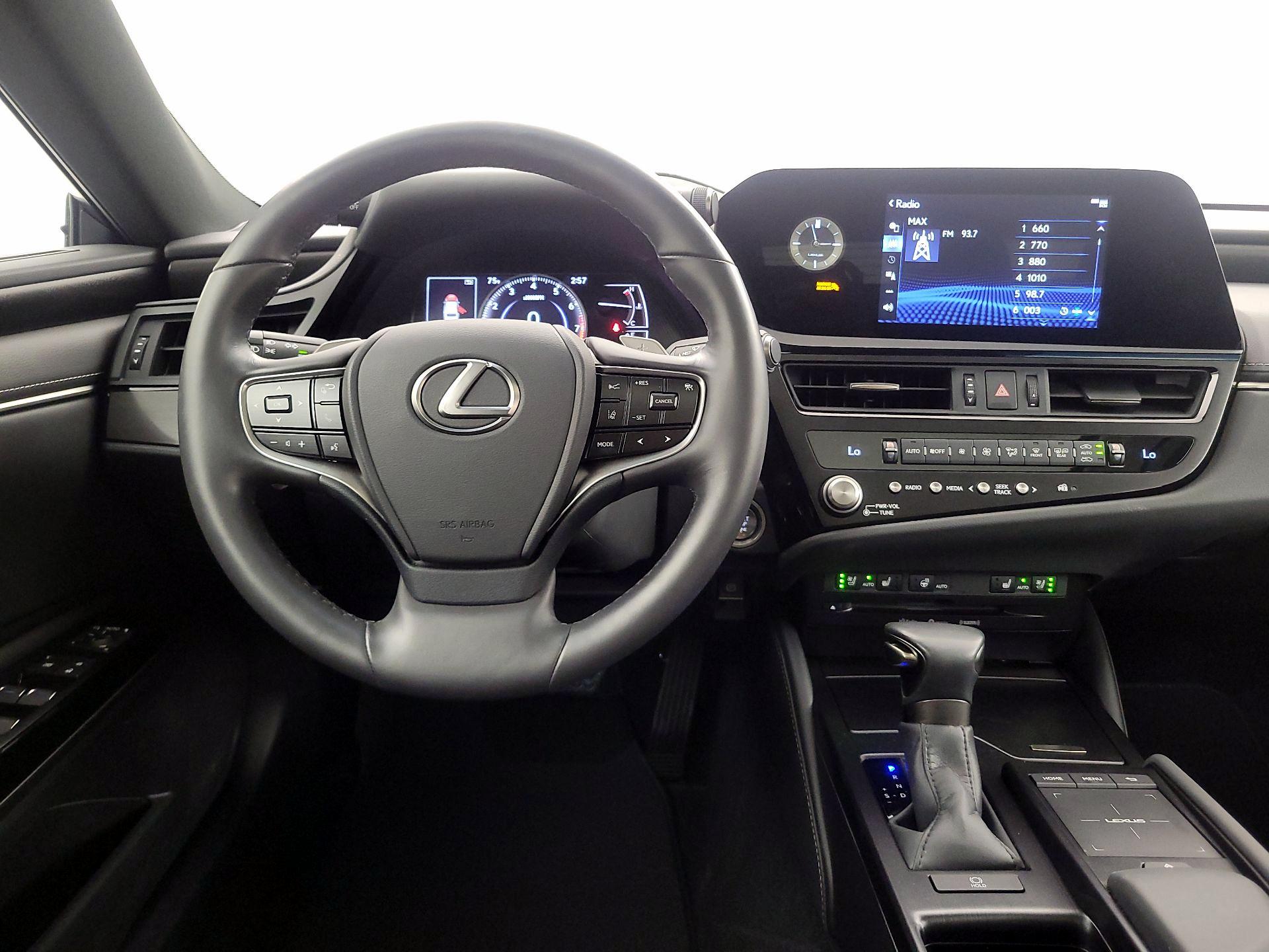 Thumbnail: 2022 Lexus ES - 10