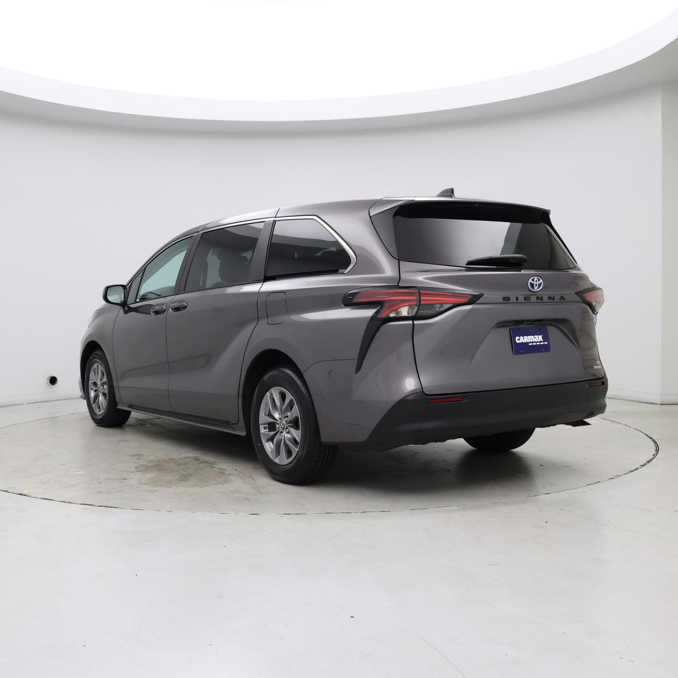 Thumbnail: 2022 Toyota Sienna - 2