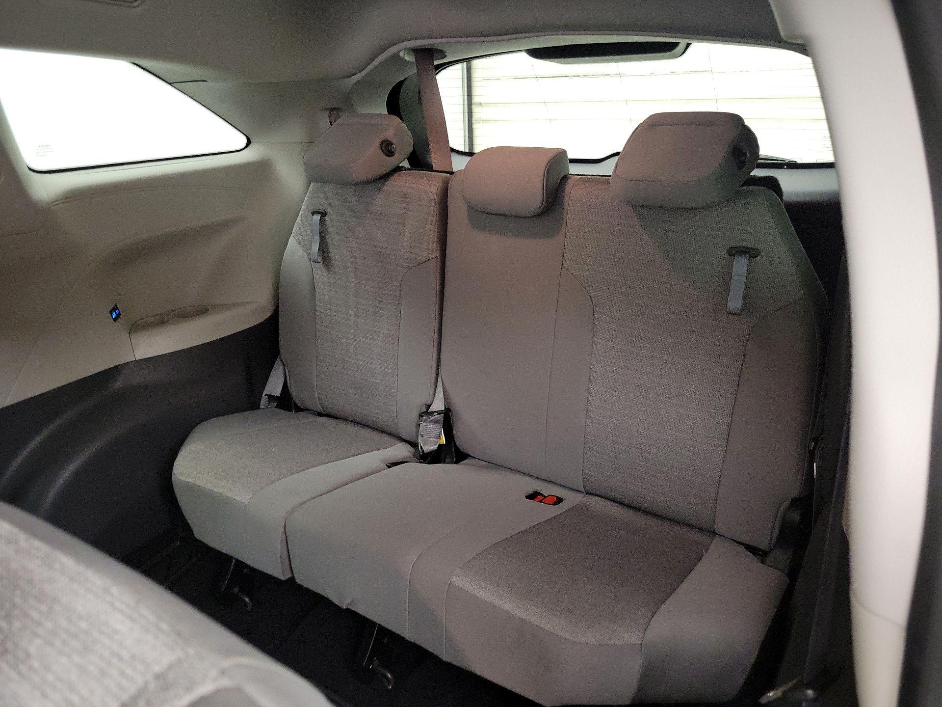 Thumbnail: 2022 Toyota Sienna - 20