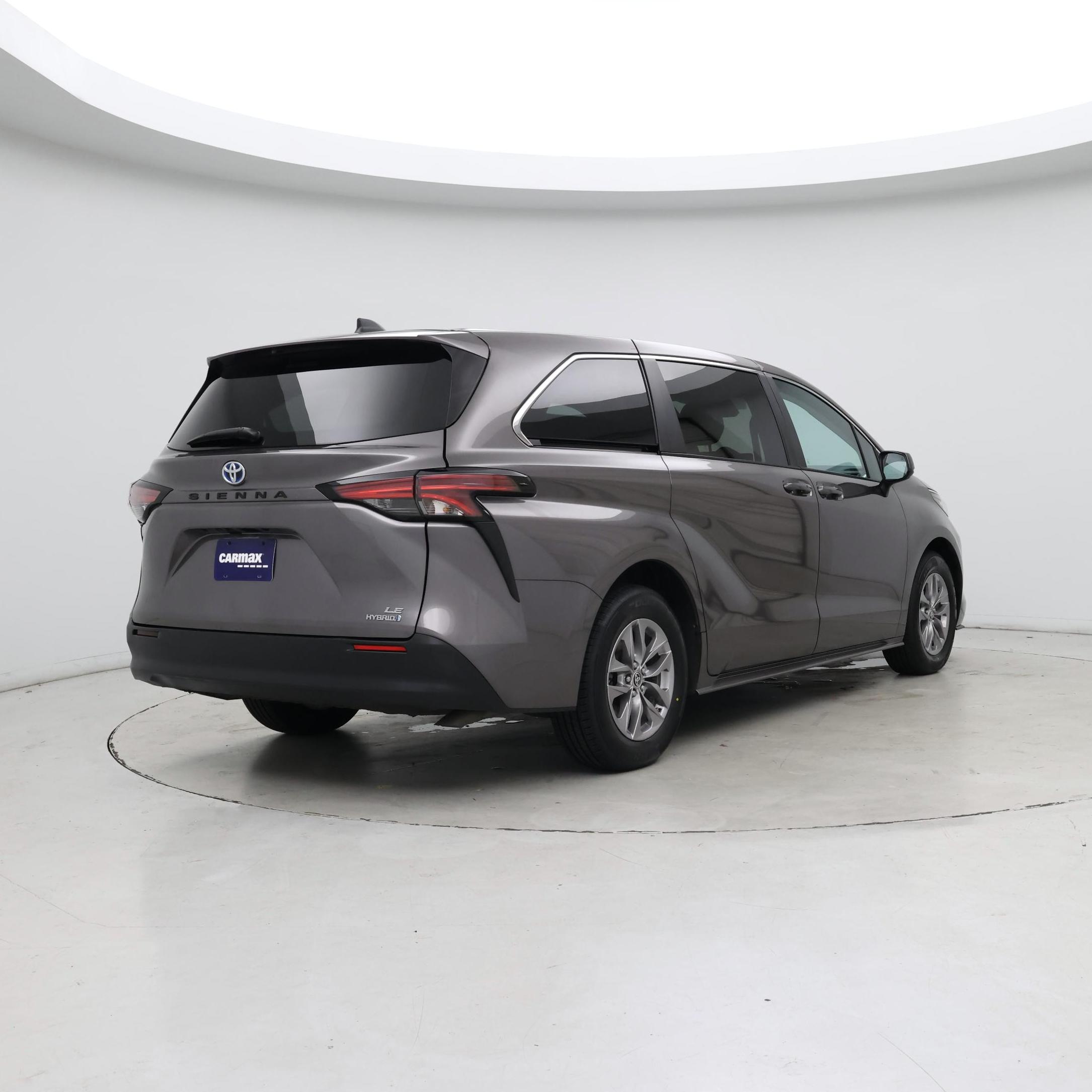 Thumbnail: 2022 Toyota Sienna - 8