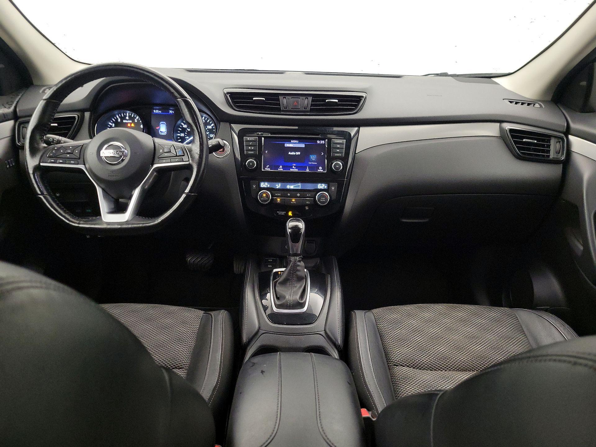 Thumbnail: 2020 Nissan Rogue Sport - 9
