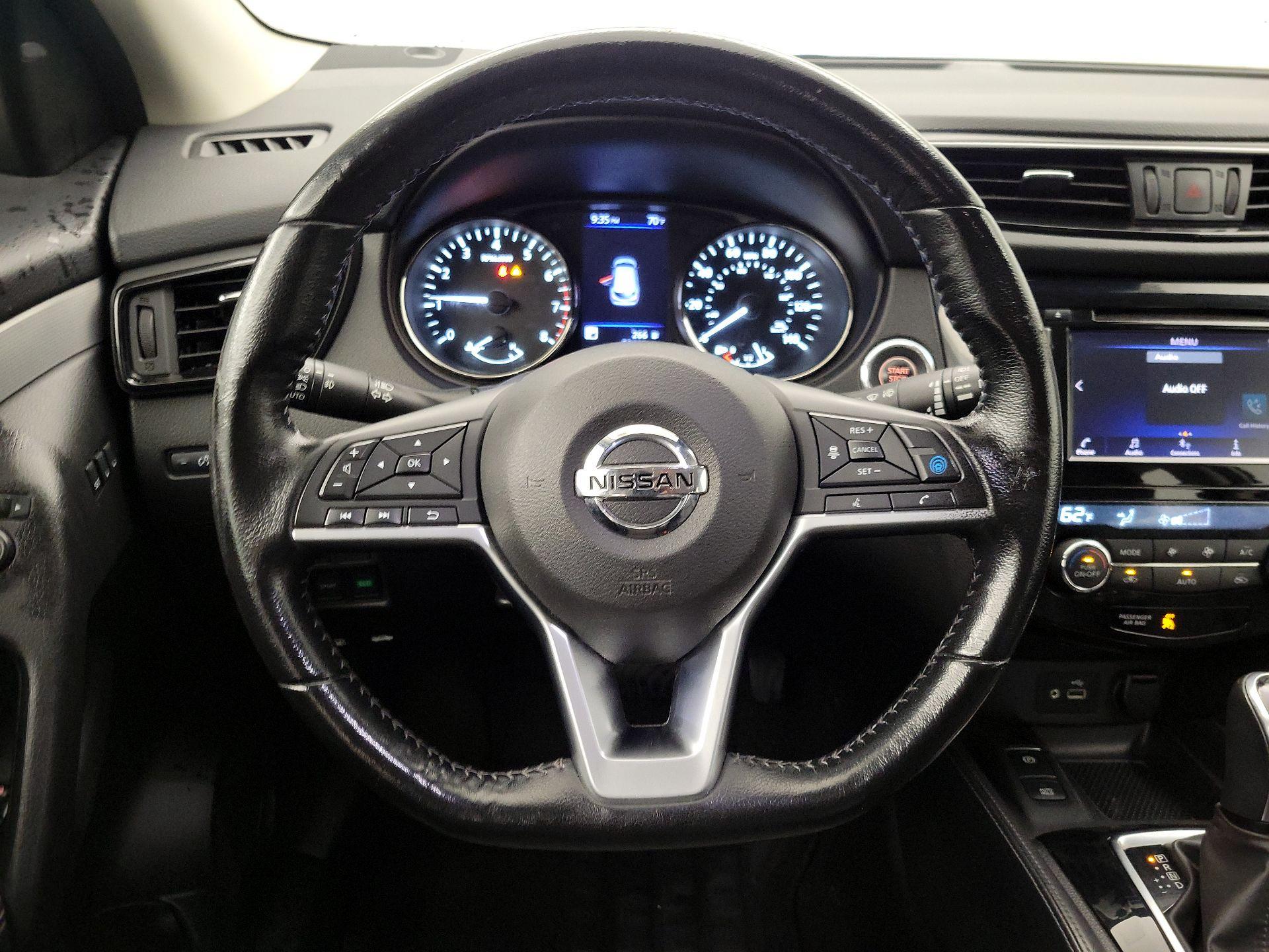 Thumbnail: 2020 Nissan Rogue Sport - 10