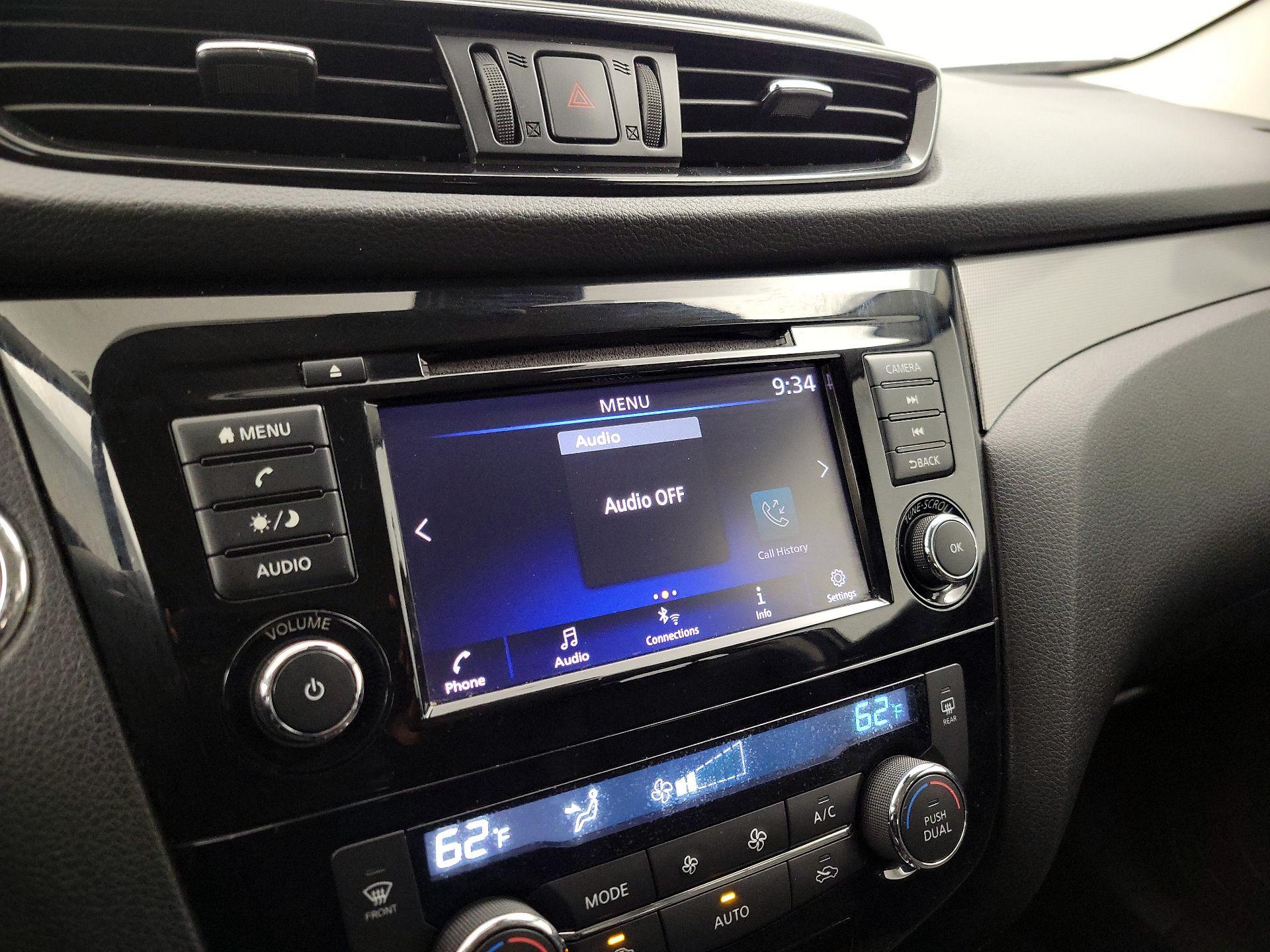 Thumbnail: 2020 Nissan Rogue Sport - 15