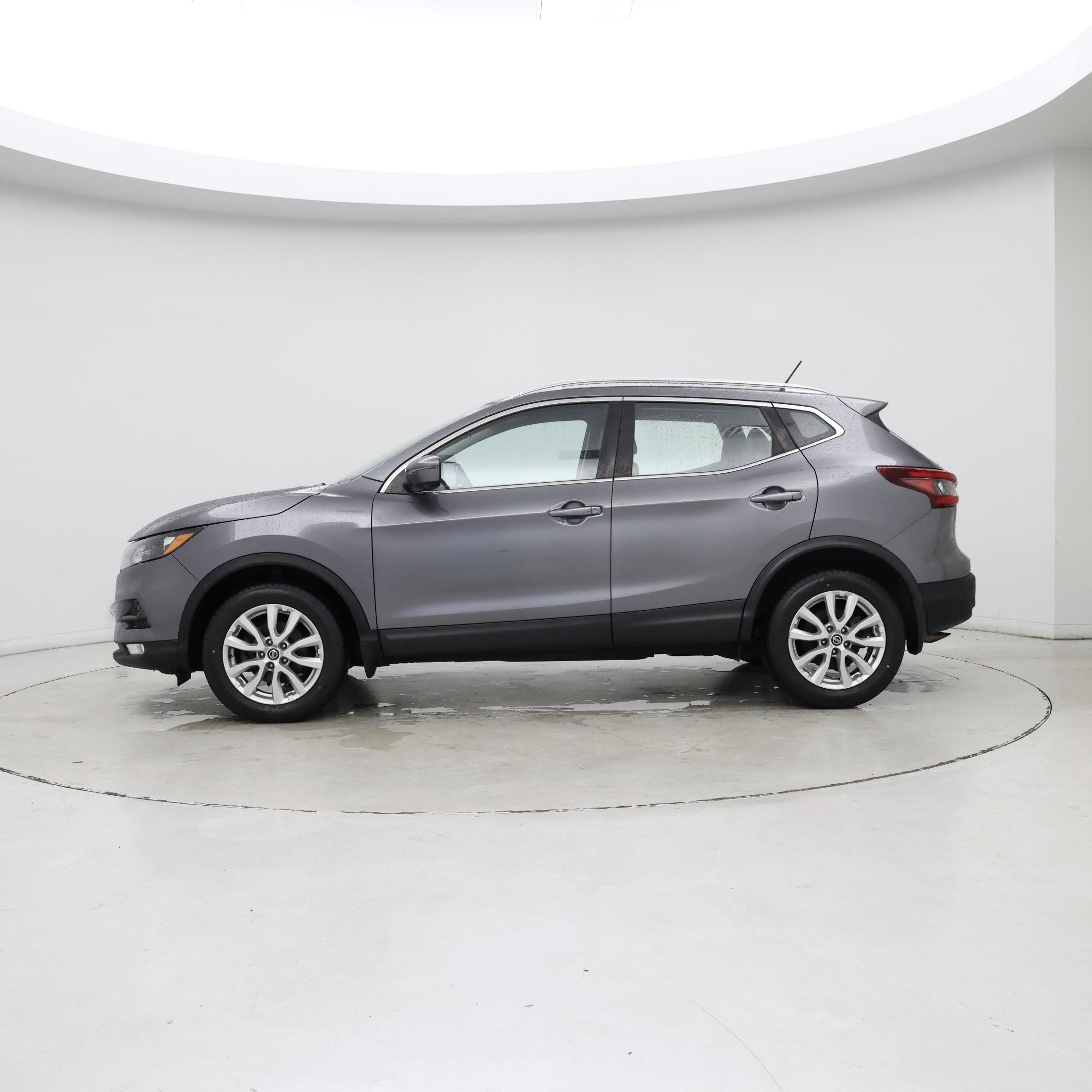 Thumbnail: 2020 Nissan Rogue Sport - 3