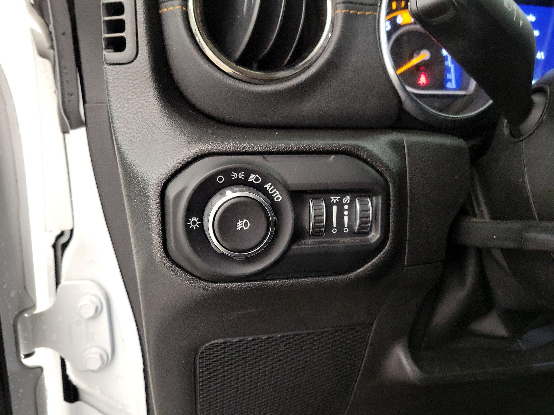 Thumbnail: 2022 Jeep Wrangler - 13