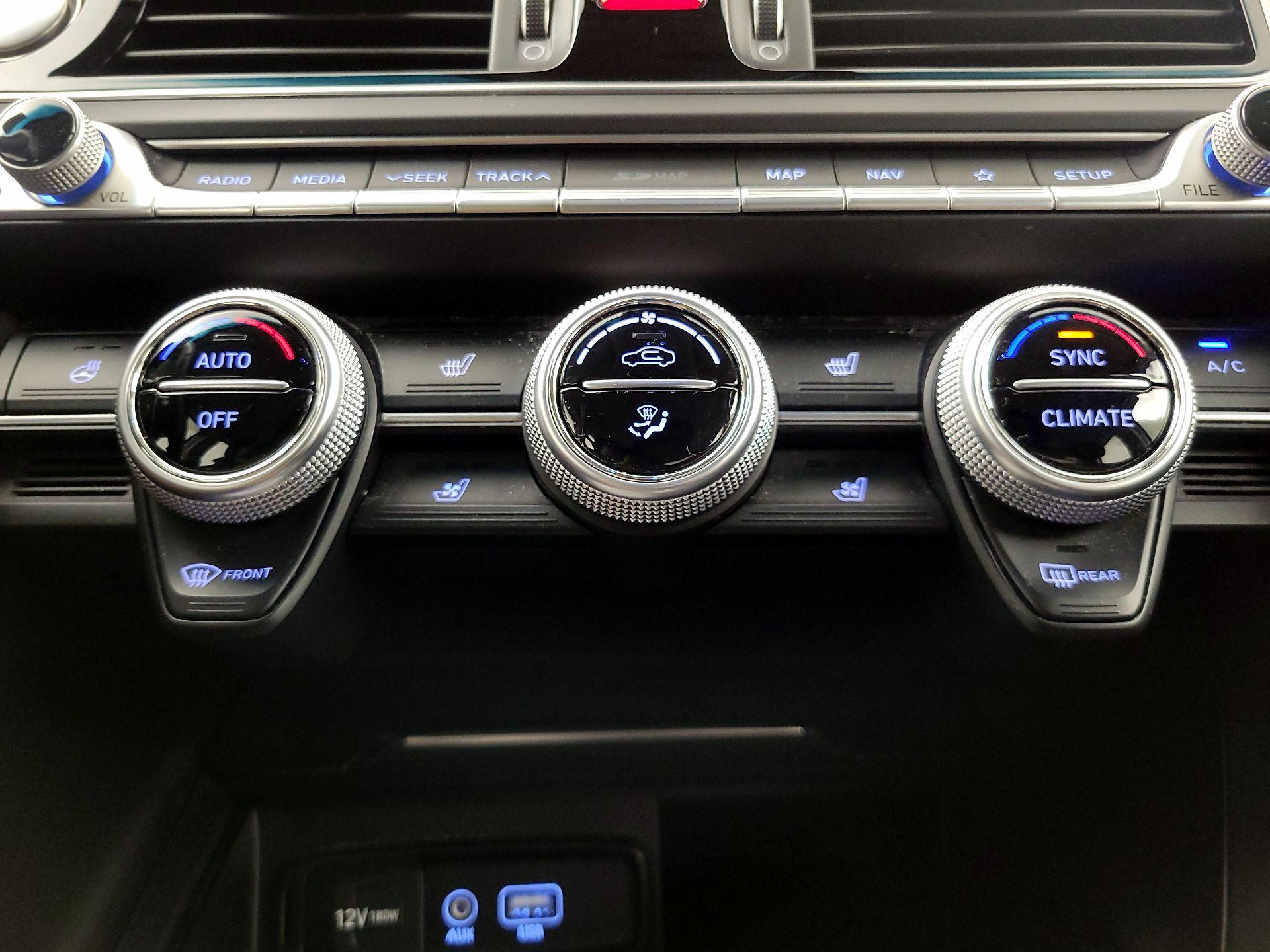 Thumbnail: 2019 Genesis G70 - 17