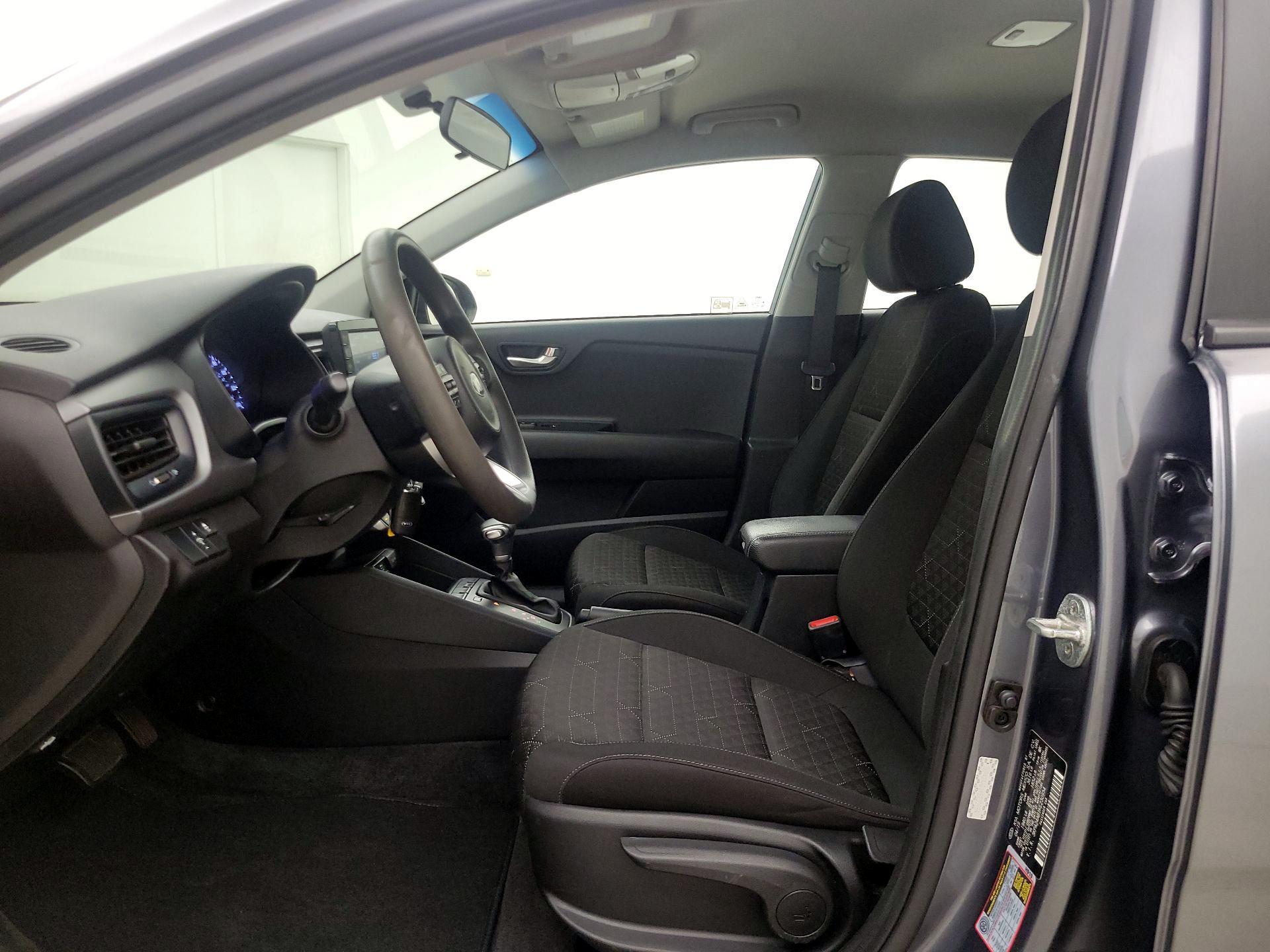 Thumbnail: 2019 Kia Rio - 11