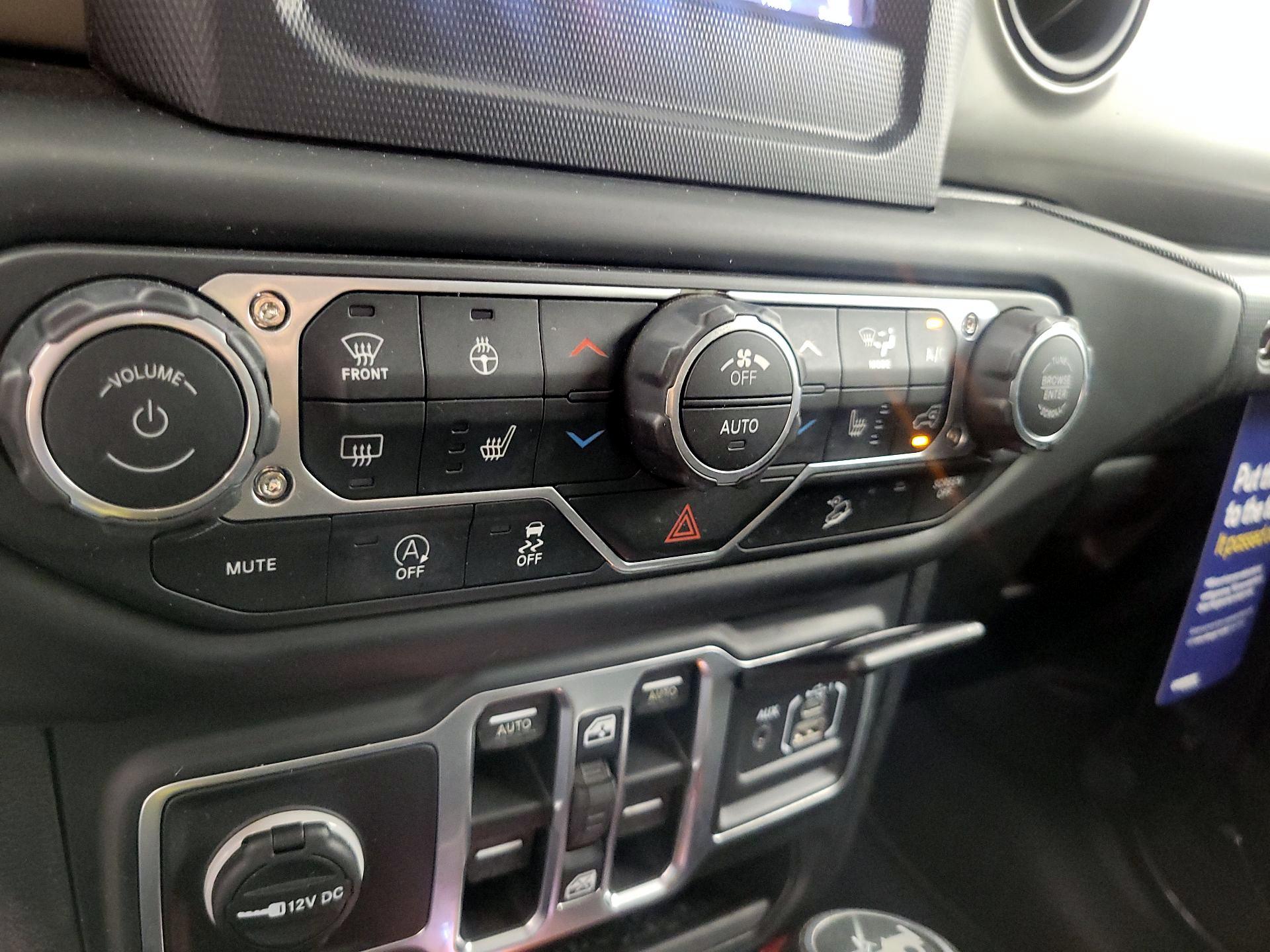 Thumbnail: 2018 Jeep Wrangler - 16