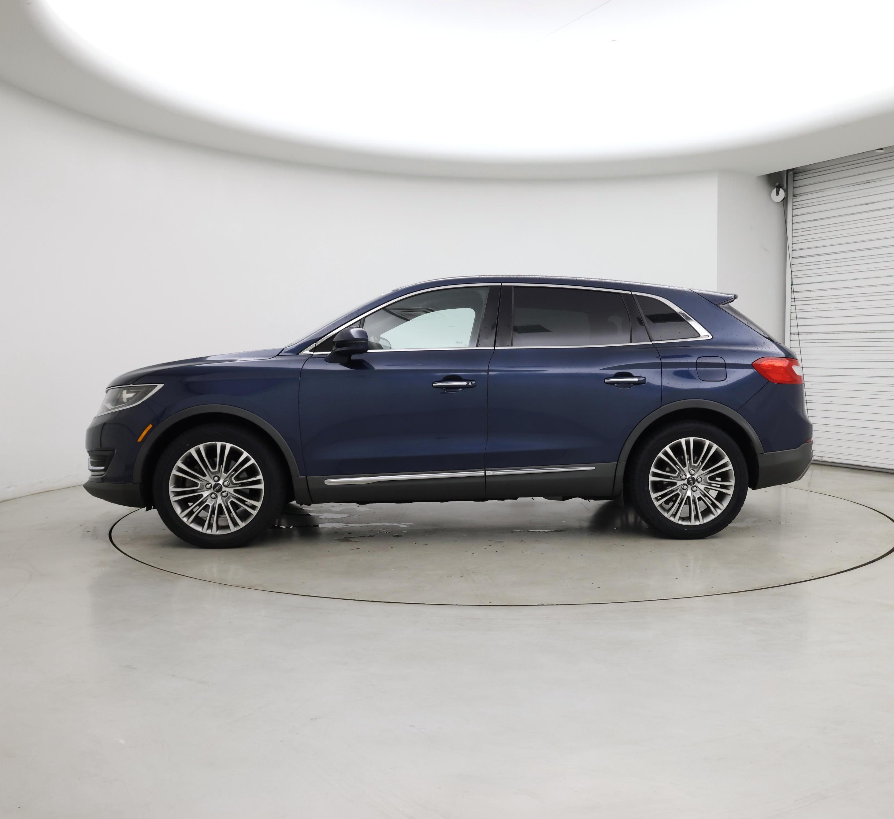 Thumbnail: 2017 Lincoln MKX - 3