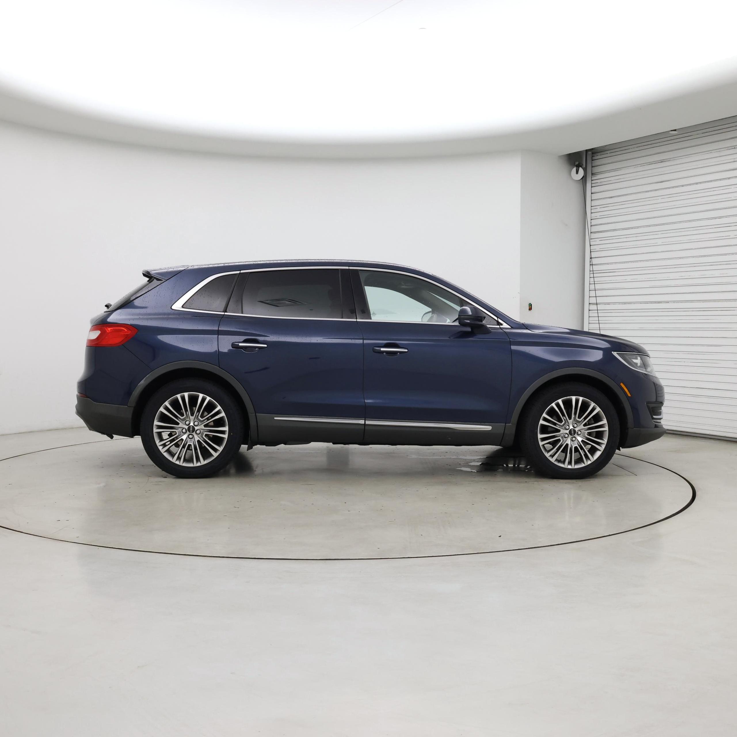 Thumbnail: 2017 Lincoln MKX - 7