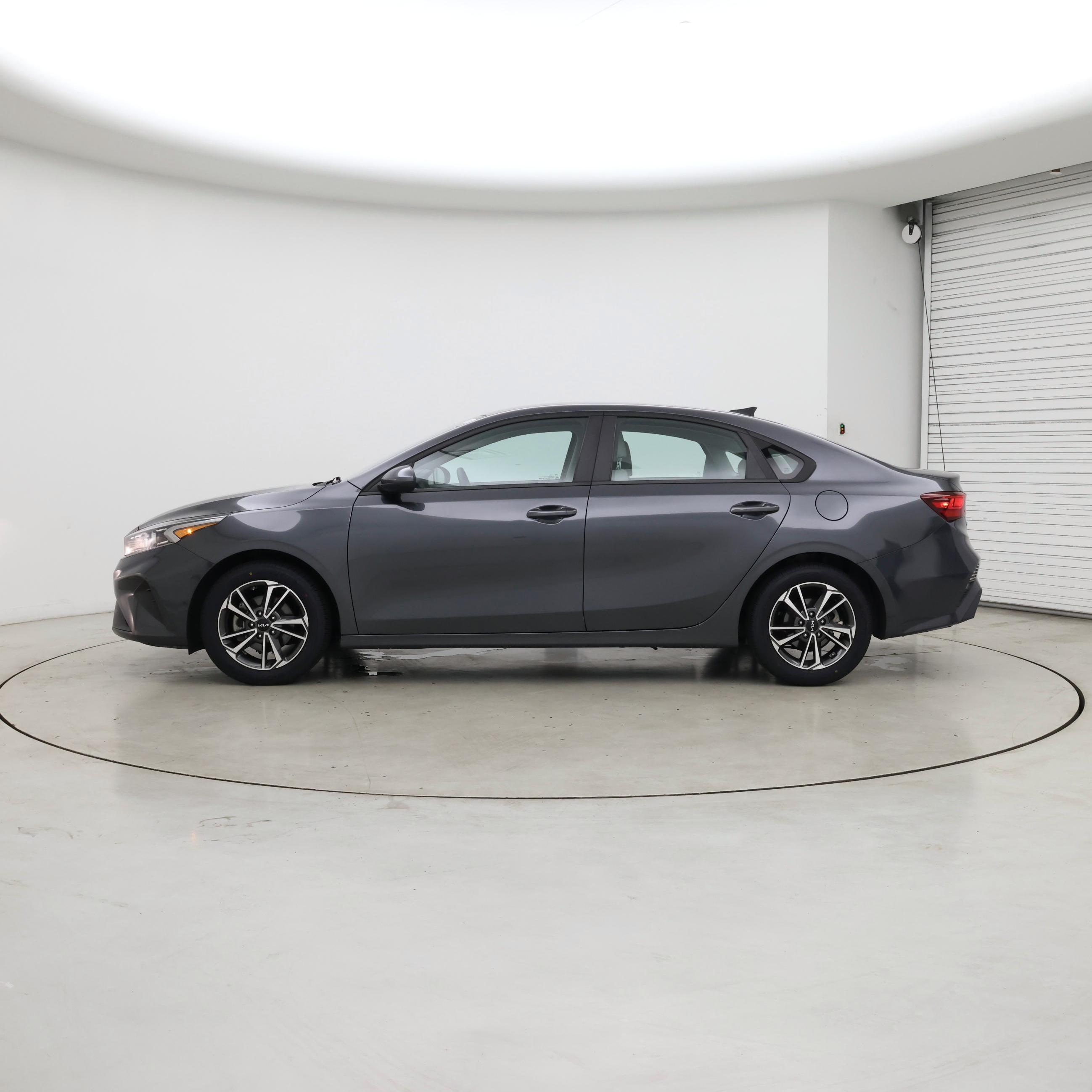 Thumbnail: 2022 Kia Forte - 3