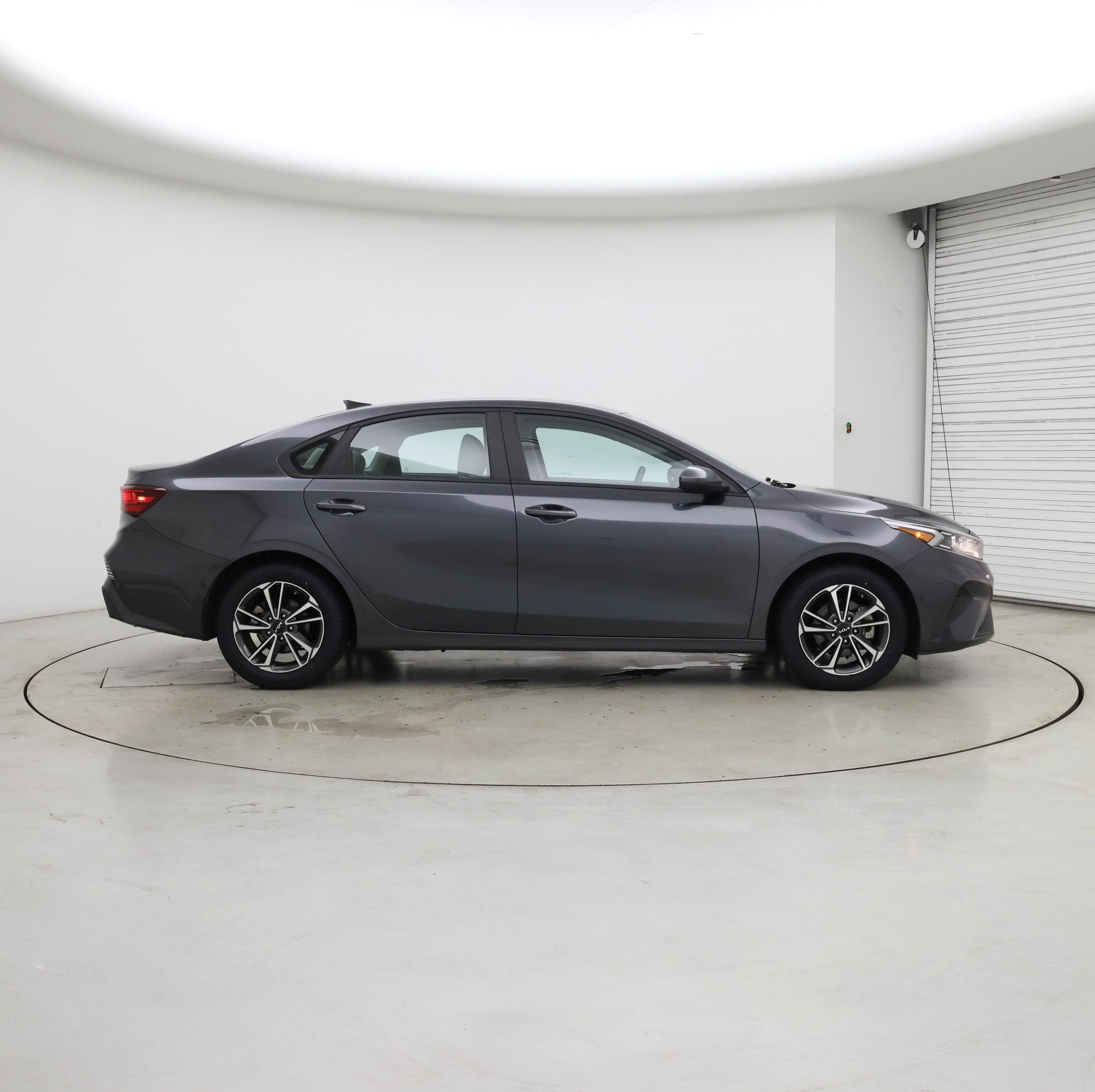 Thumbnail: 2022 Kia Forte - 7