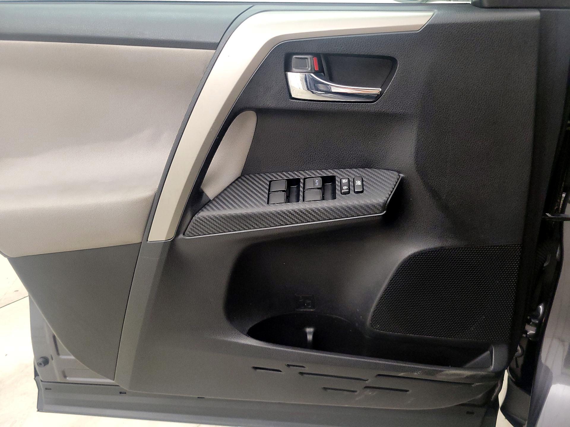 Thumbnail: 2014 Toyota RAV4 - 12