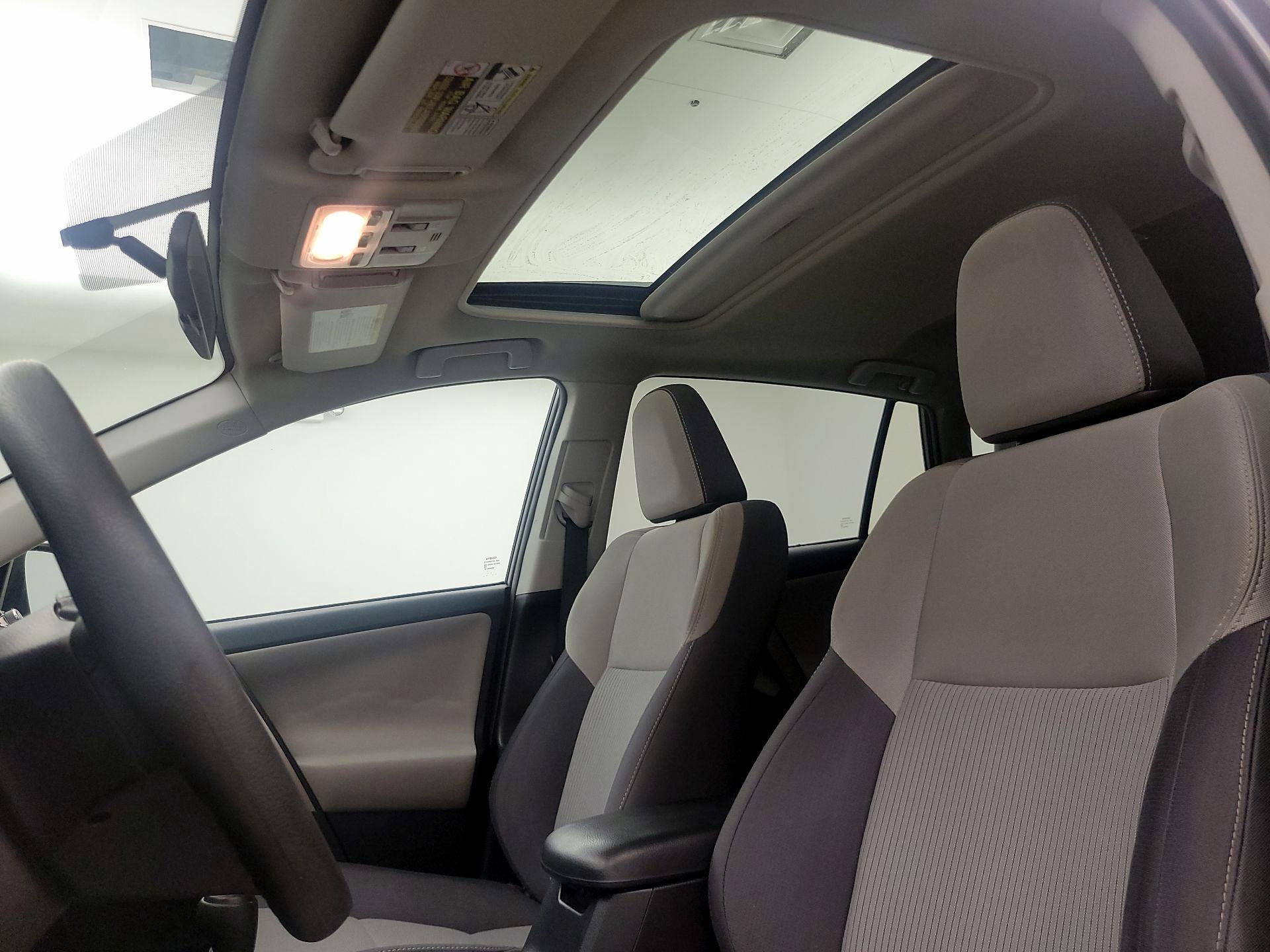 Thumbnail: 2014 Toyota RAV4 - 19