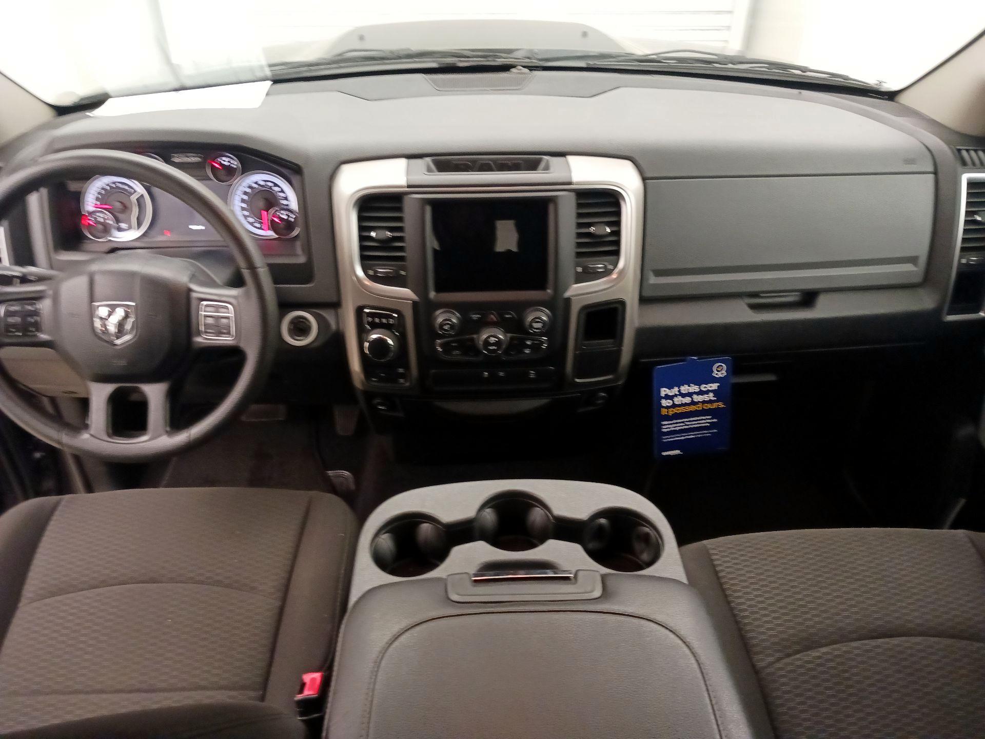 Thumbnail: 2020 RAM 1500 Classic - 9