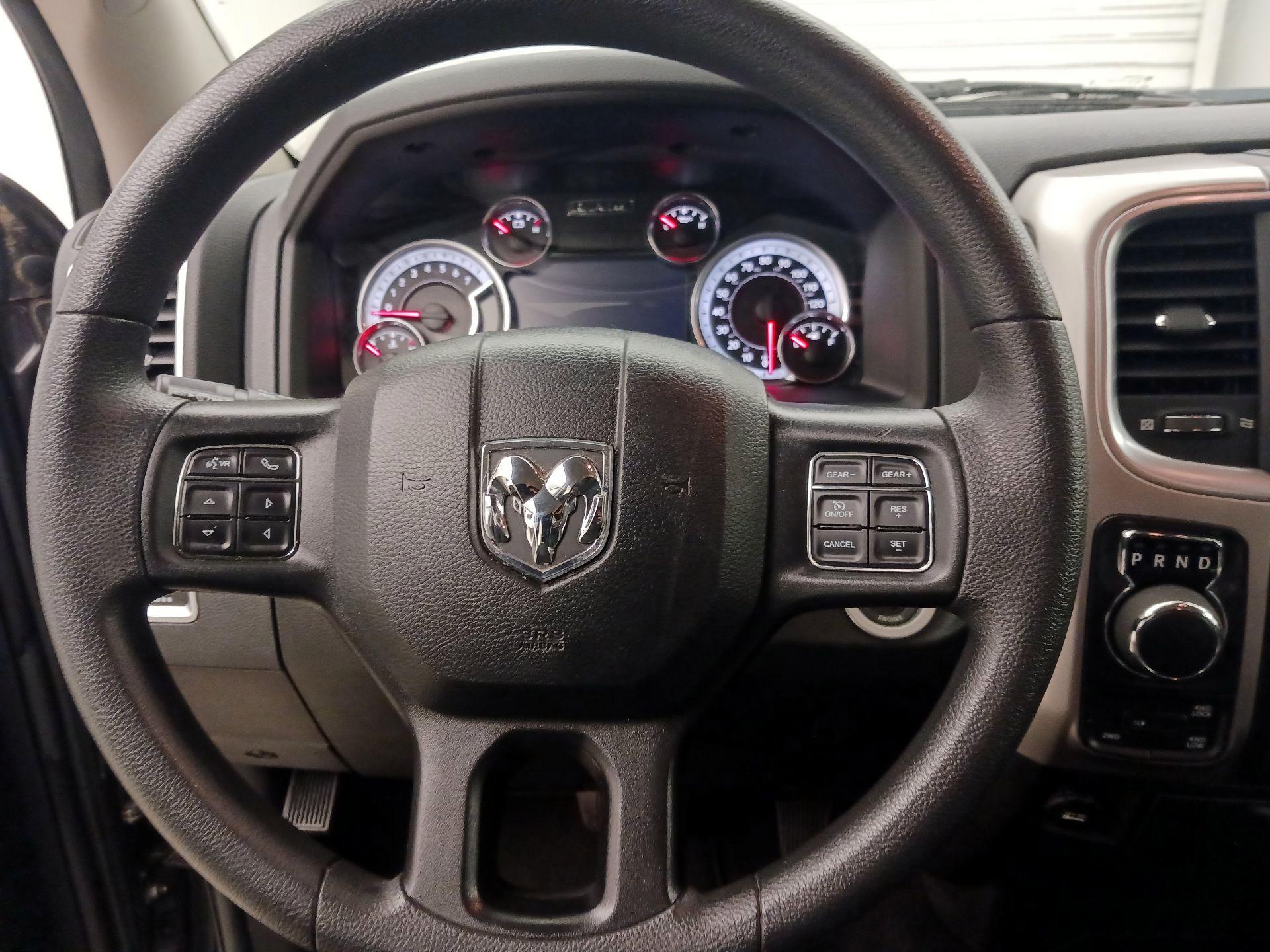 Thumbnail: 2020 RAM 1500 Classic - 10