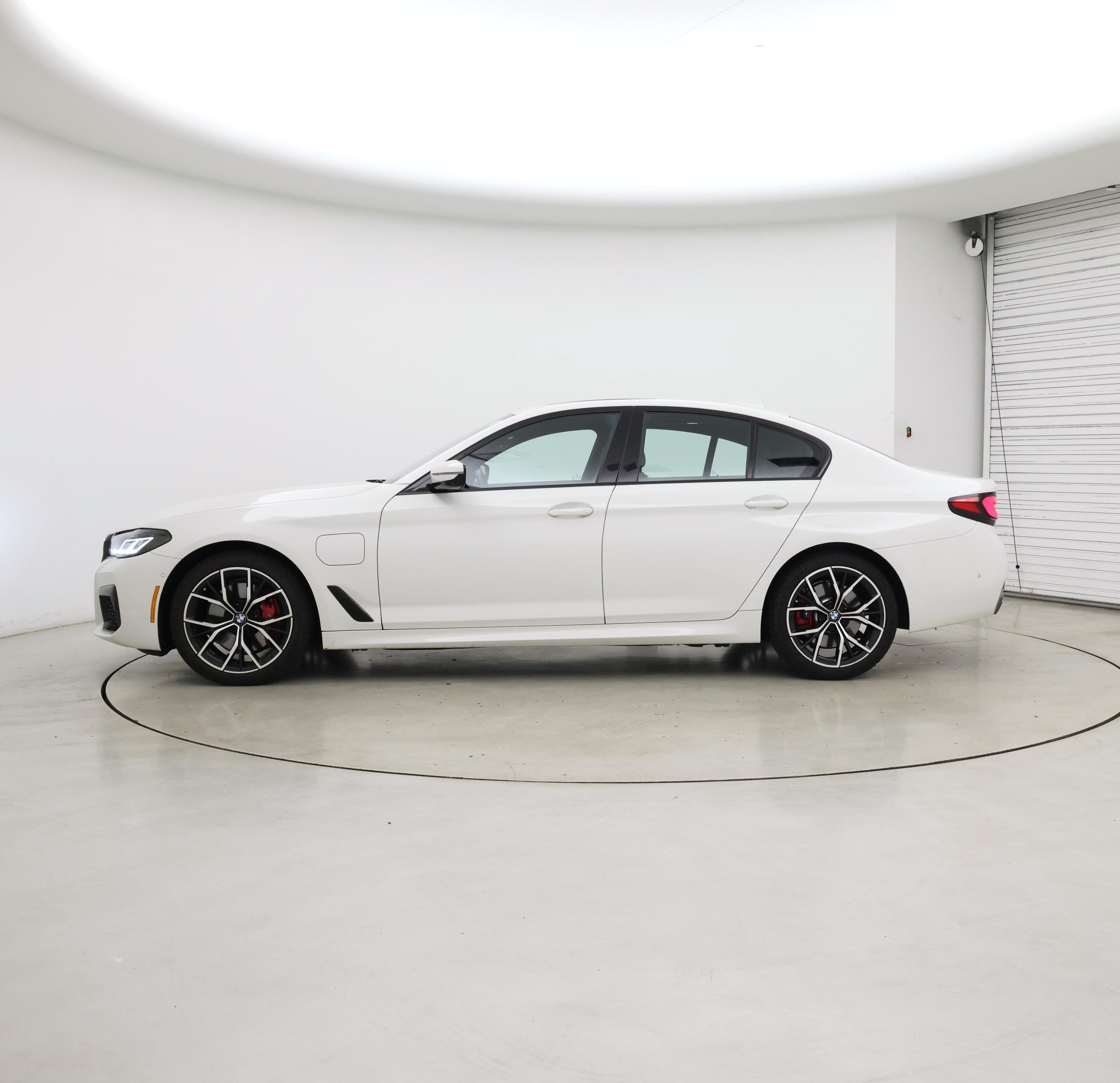 Thumbnail: 2021 BMW 5 Series - 3