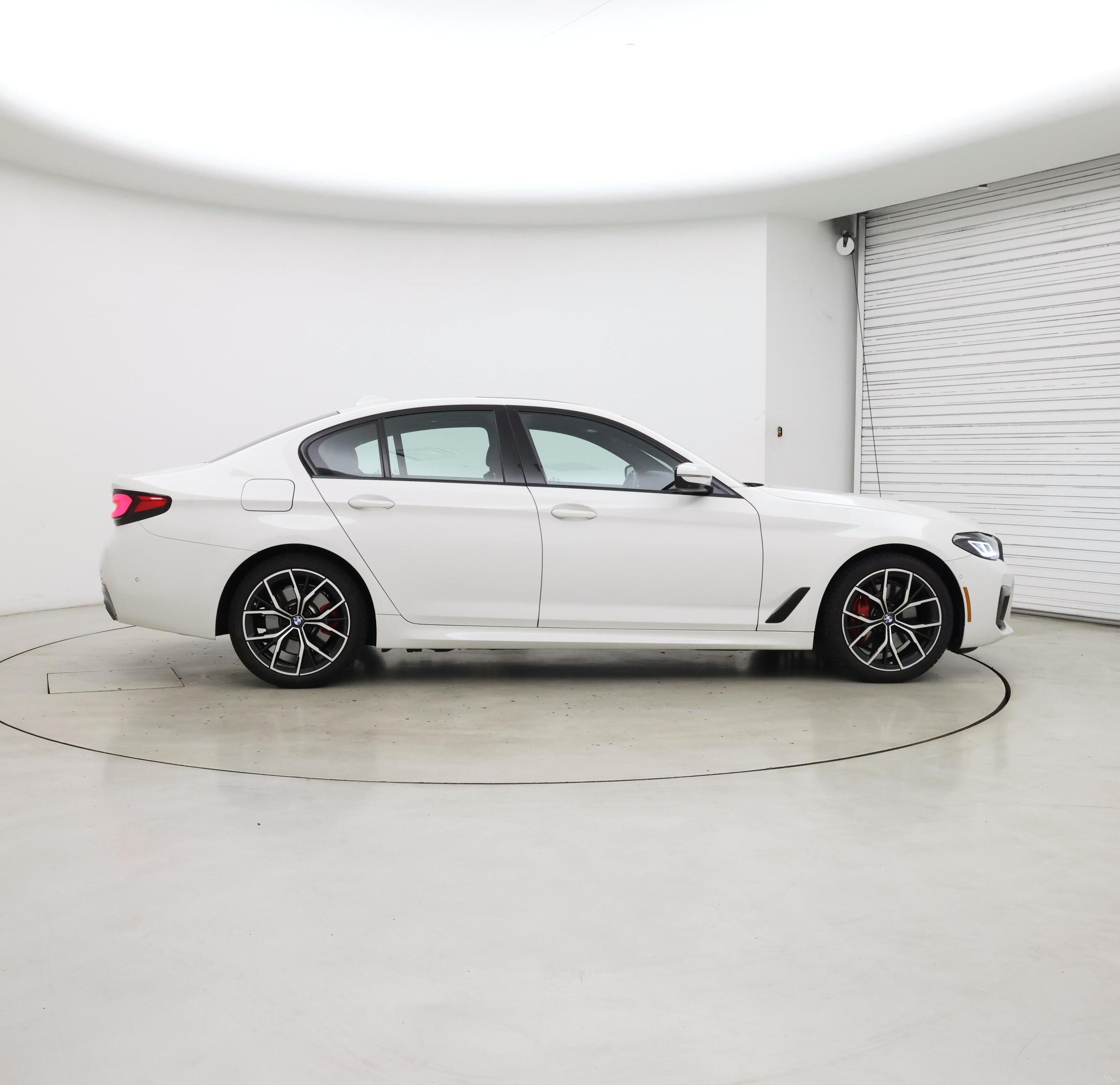 Thumbnail: 2021 BMW 5 Series - 7