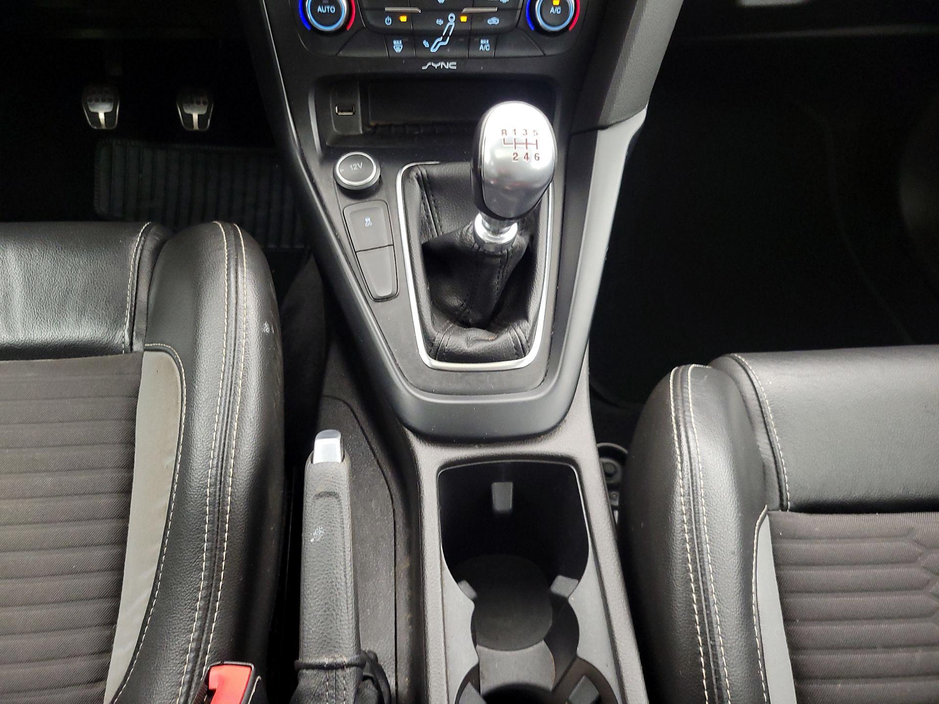Thumbnail: 2017 Ford Focus - 17