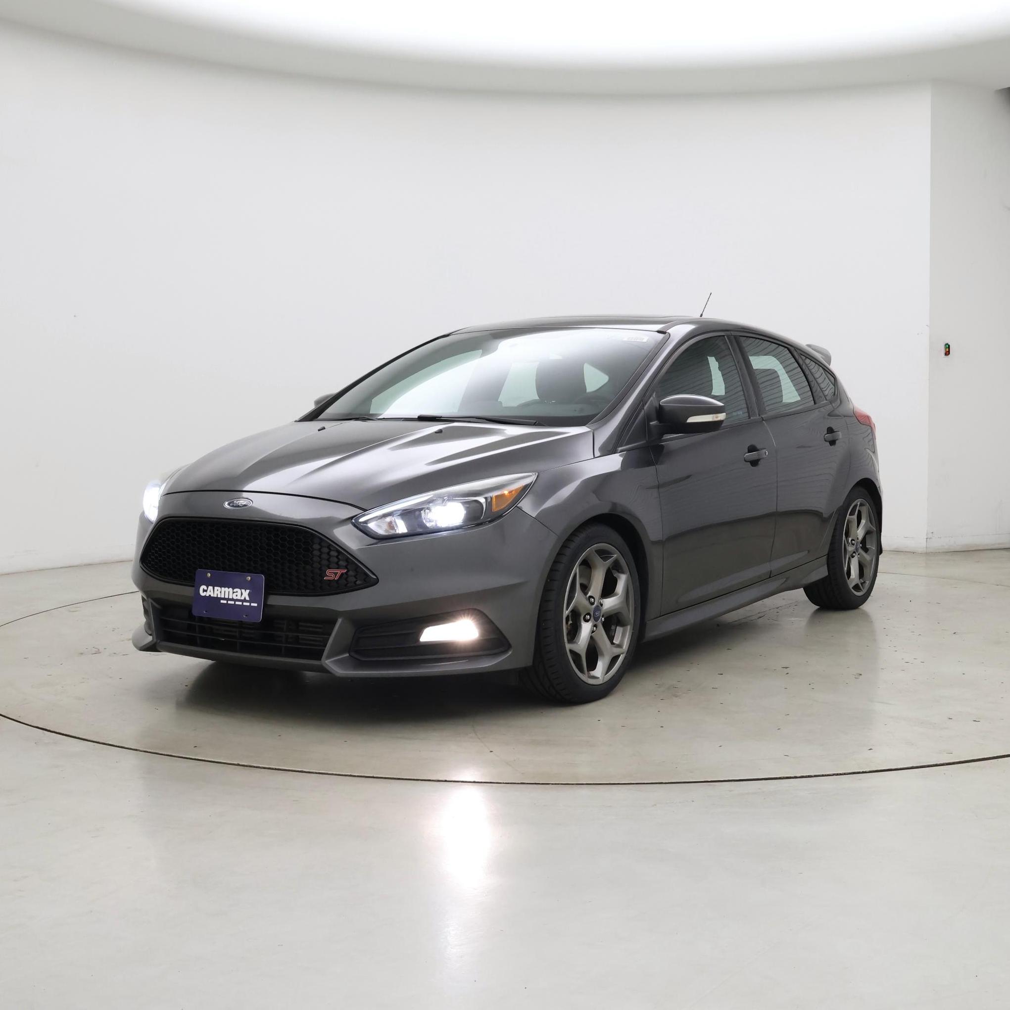 Thumbnail: 2017 Ford Focus - 4