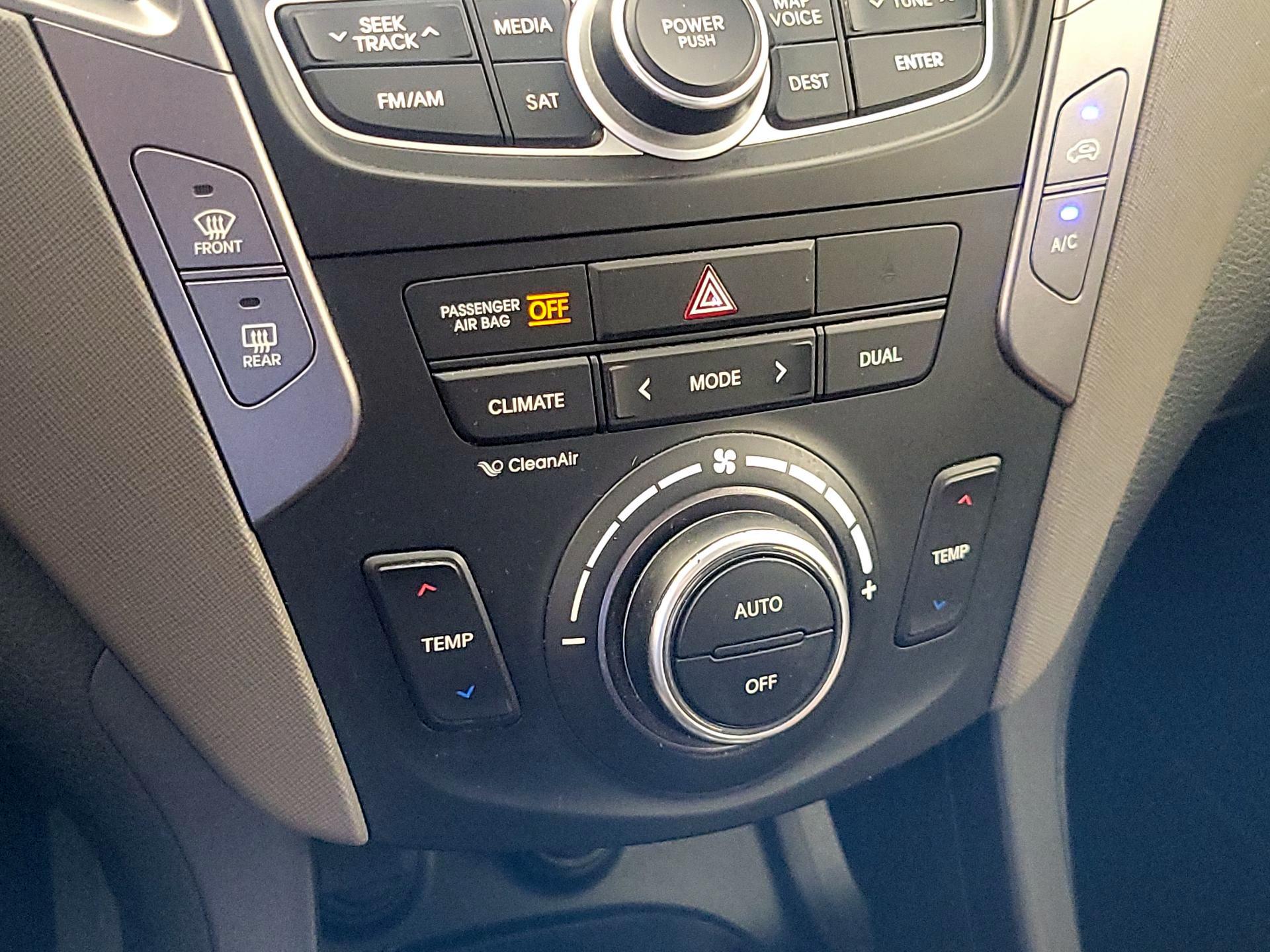 Thumbnail: 2013 Hyundai Santa Fe - 17