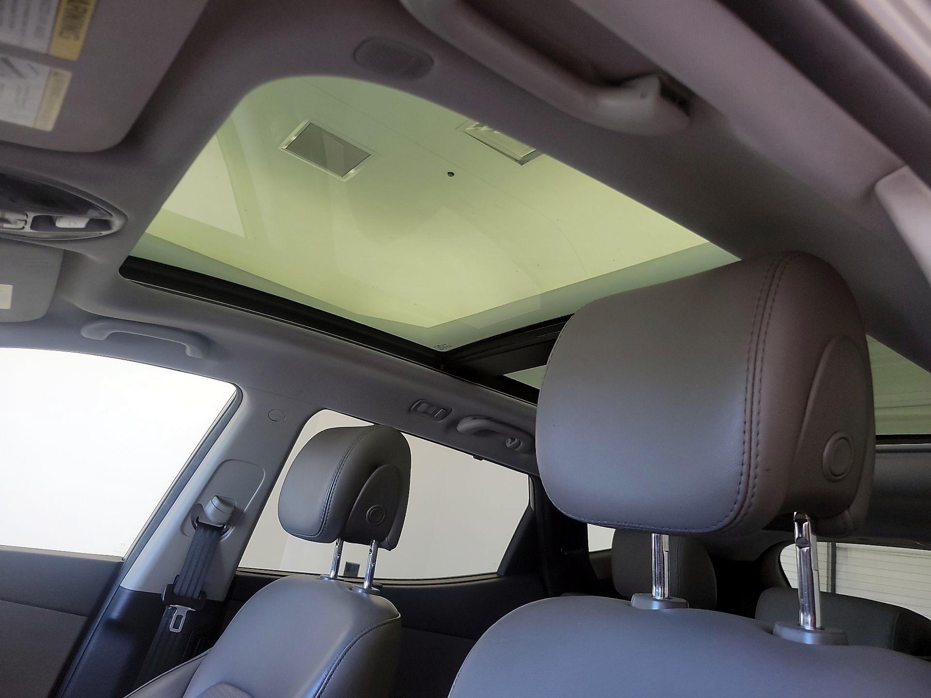Thumbnail: 2013 Hyundai Santa Fe - 20