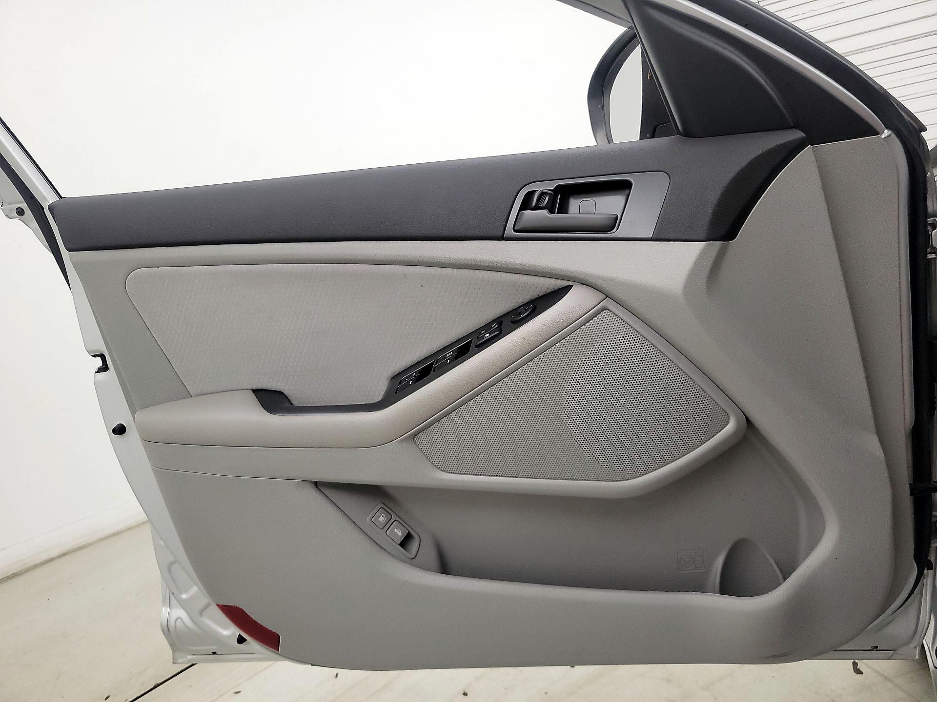 Thumbnail: 2013 Kia Optima - 12