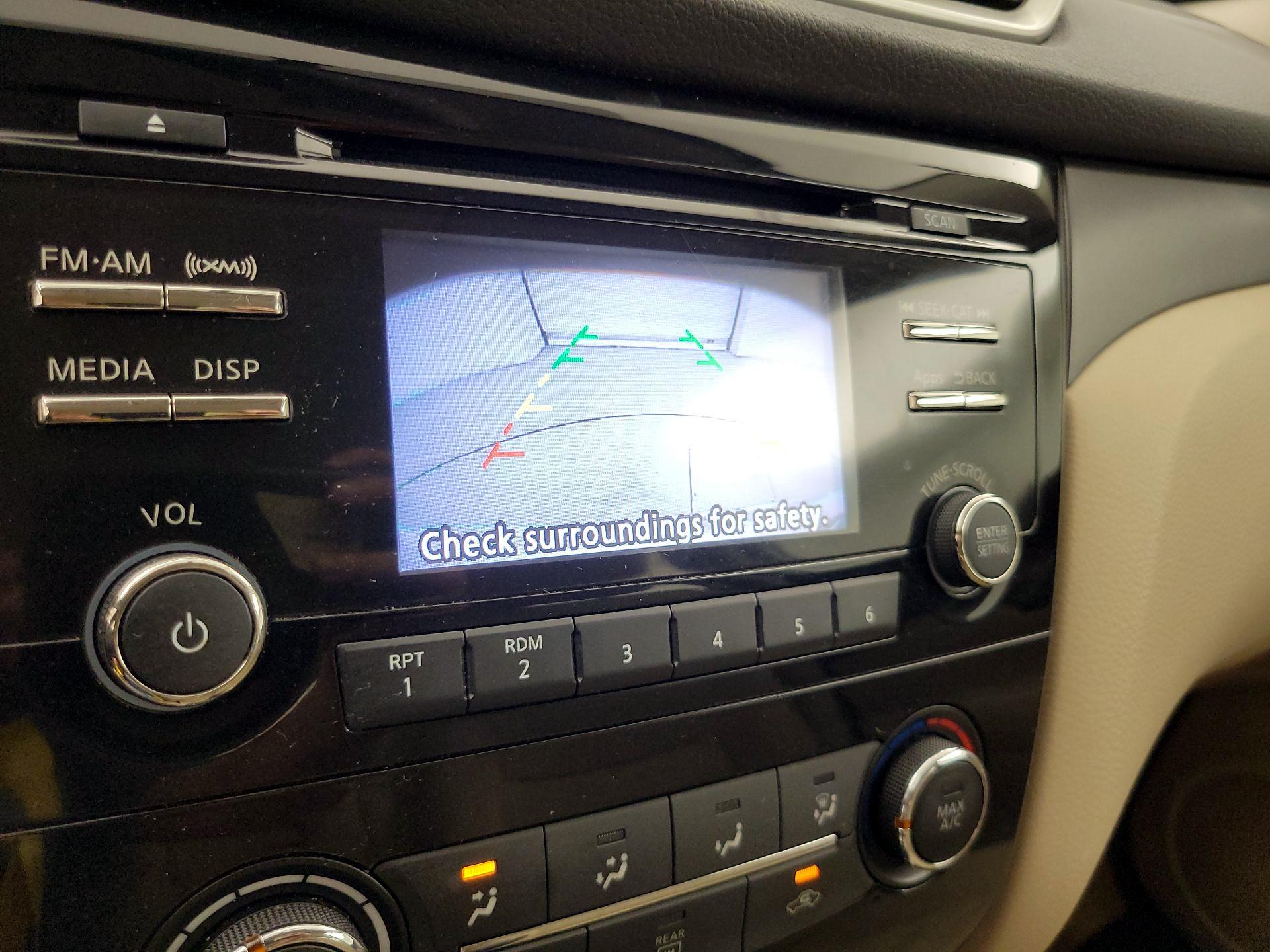 Thumbnail: 2016 Nissan Rogue - 14