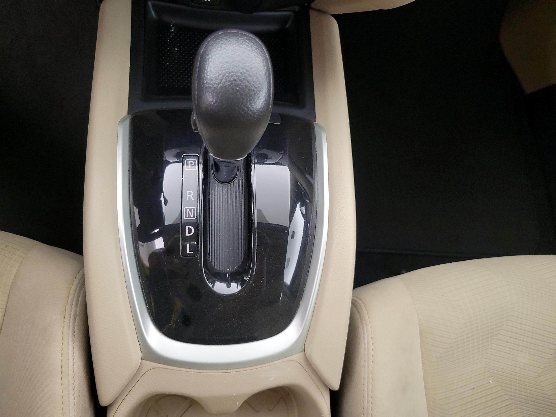 Thumbnail: 2016 Nissan Rogue - 17
