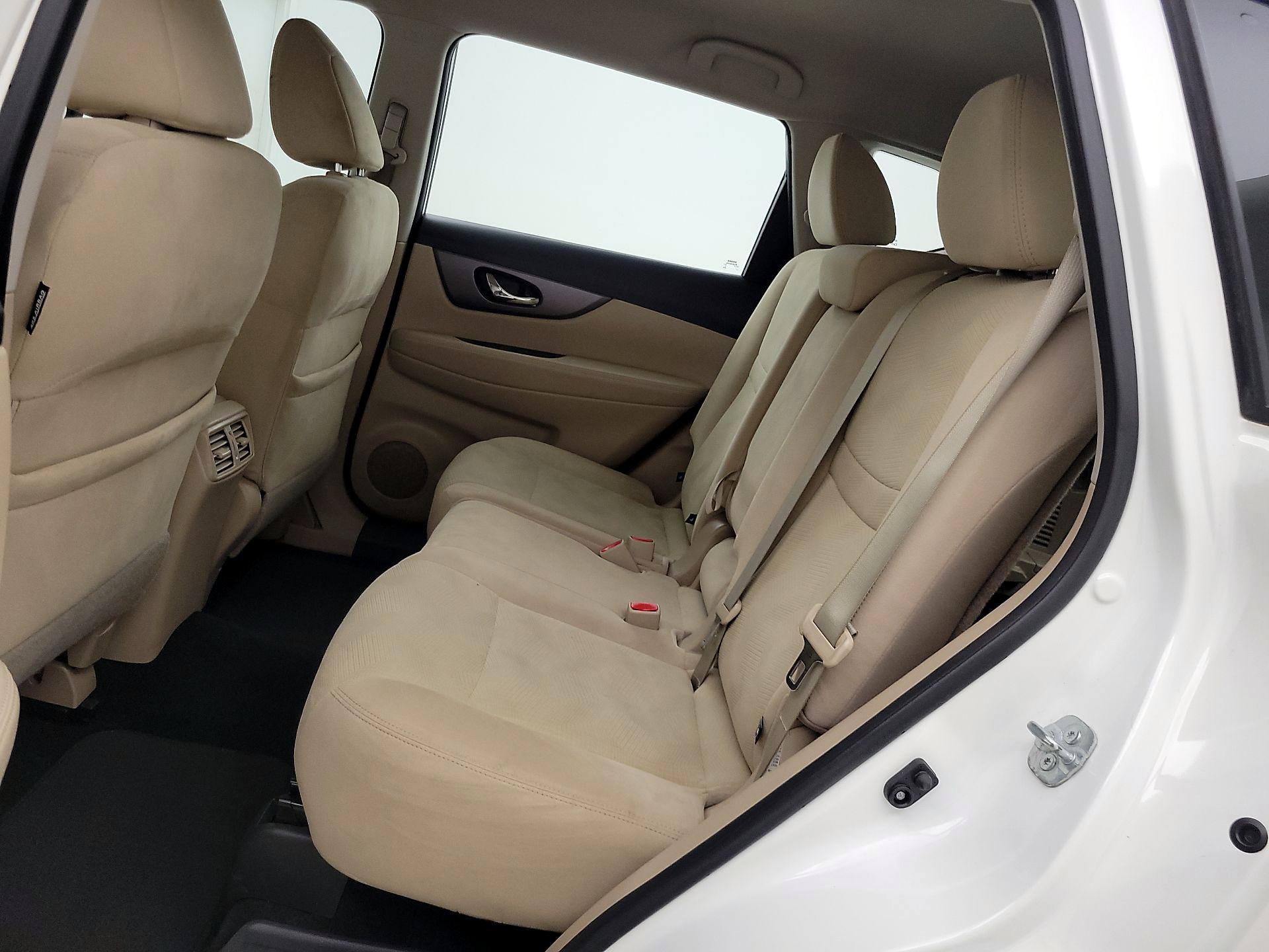 Thumbnail: 2016 Nissan Rogue - 19