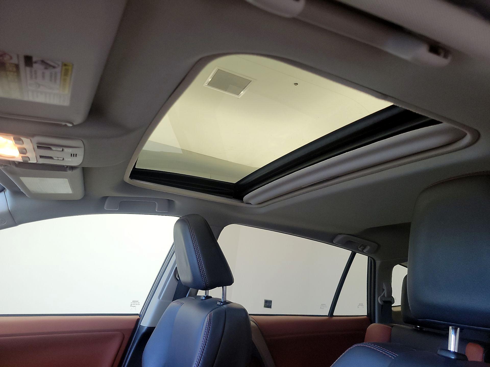 Thumbnail: 2013 Toyota RAV4 - 20