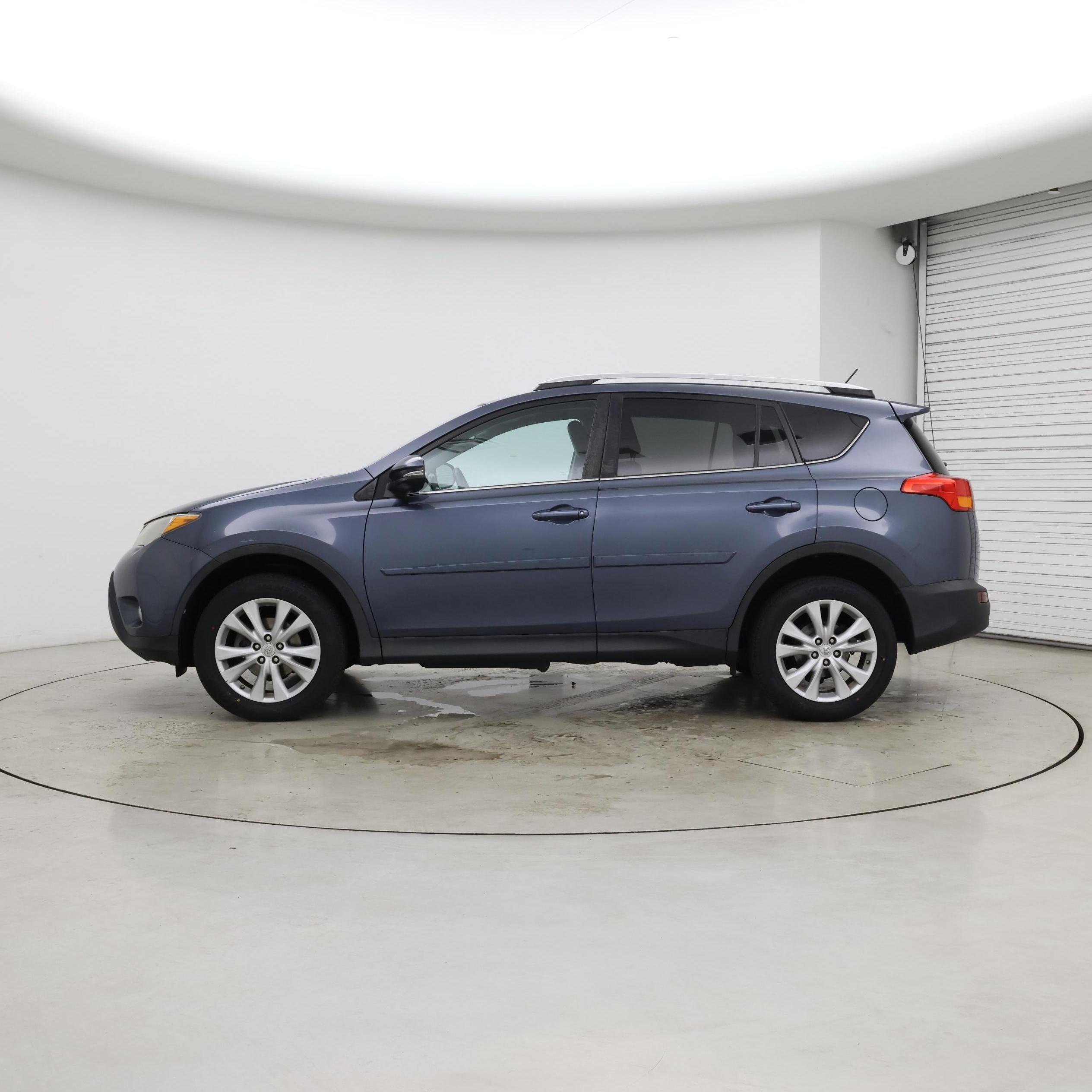 Thumbnail: 2013 Toyota RAV4 - 3