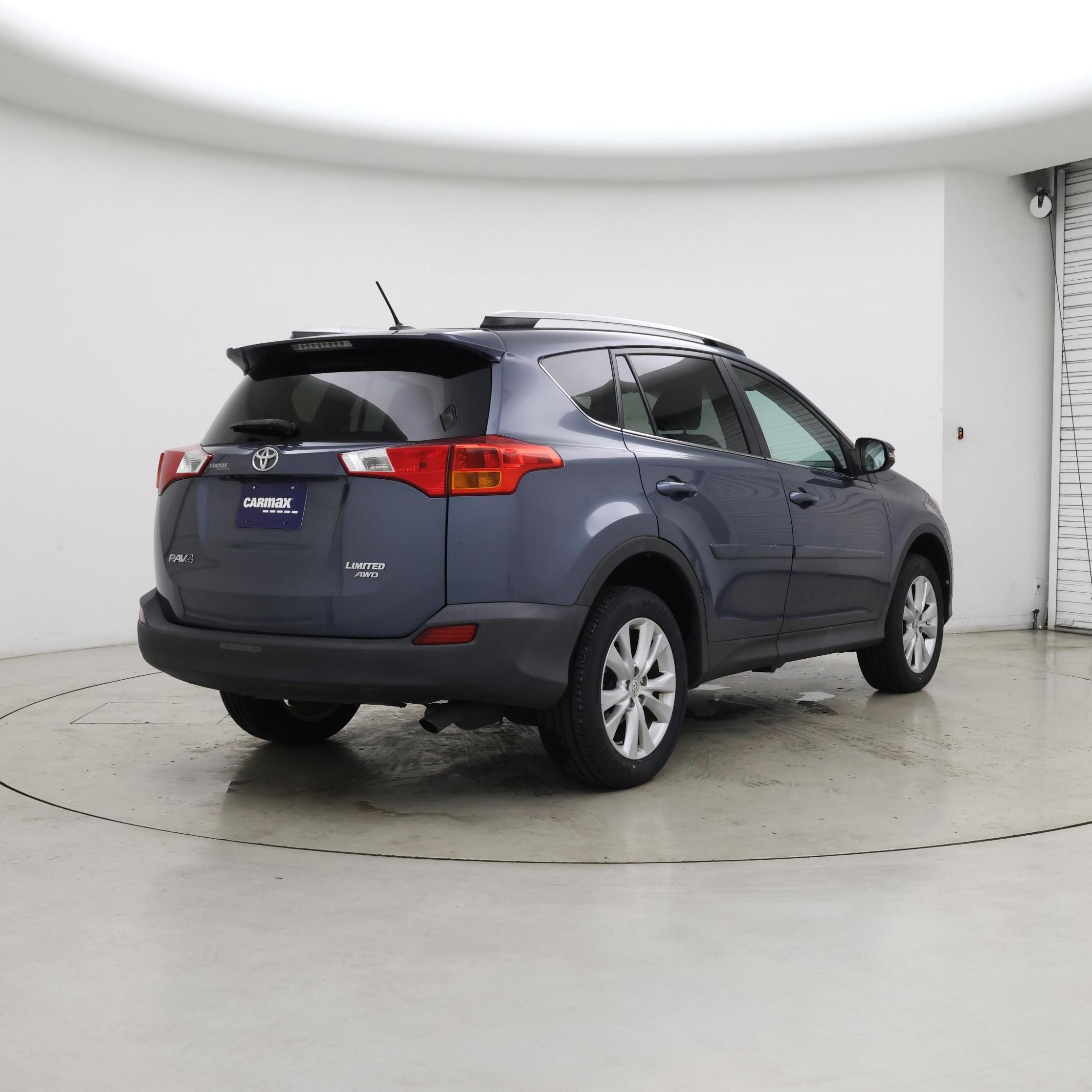 Thumbnail: 2013 Toyota RAV4 - 8