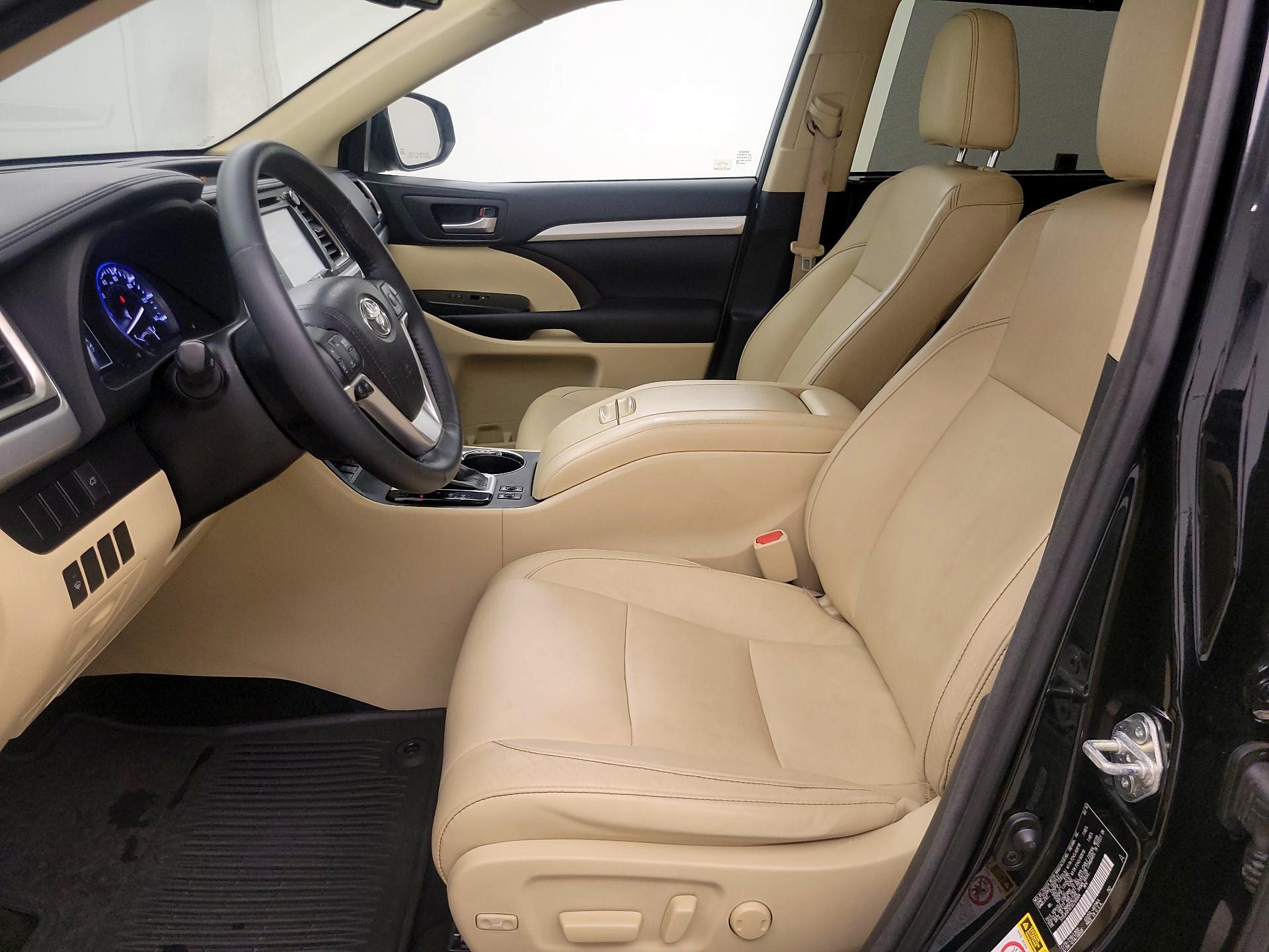 Thumbnail: 2016 Toyota Highlander - 11