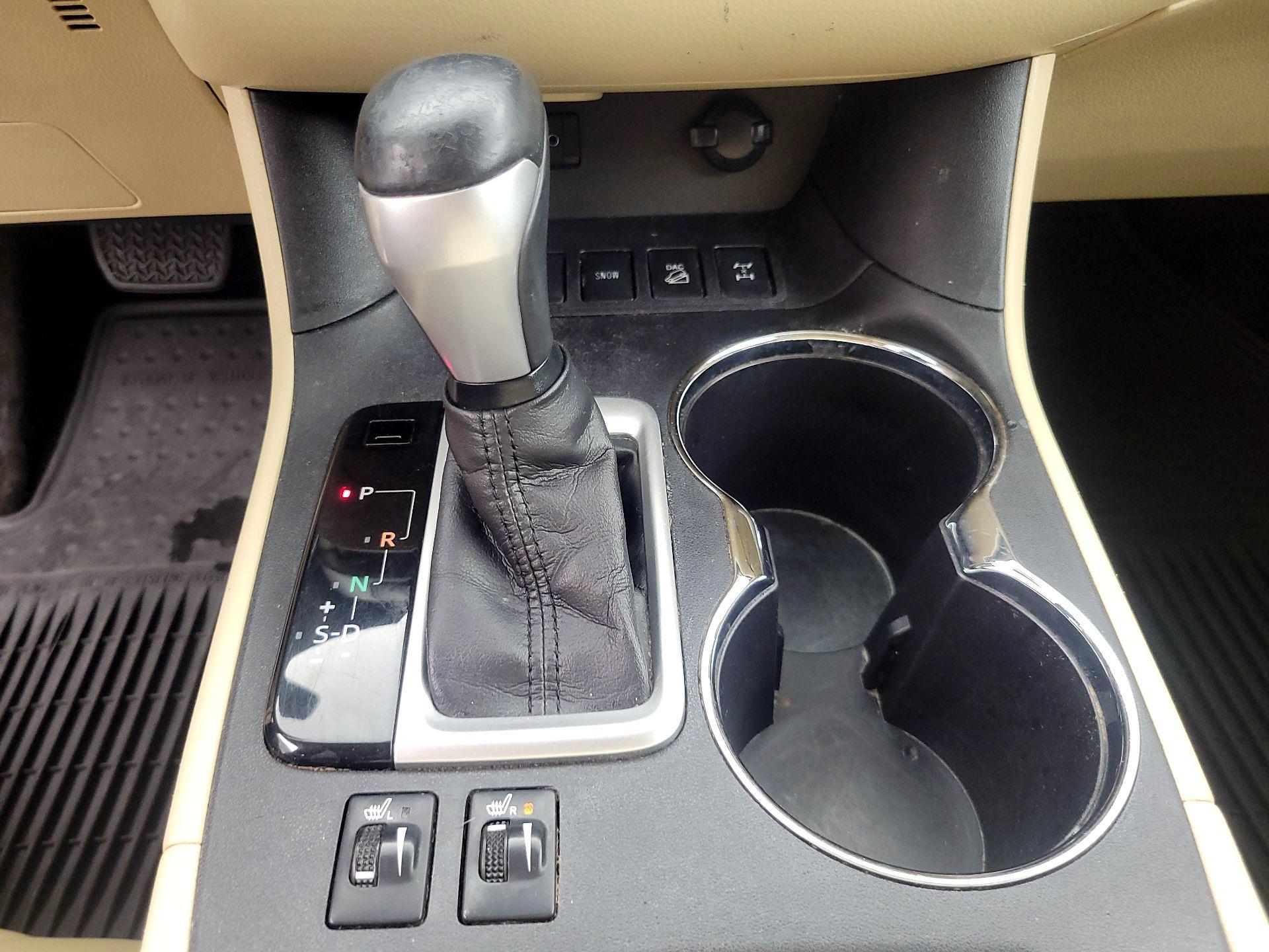 Thumbnail: 2016 Toyota Highlander - 17