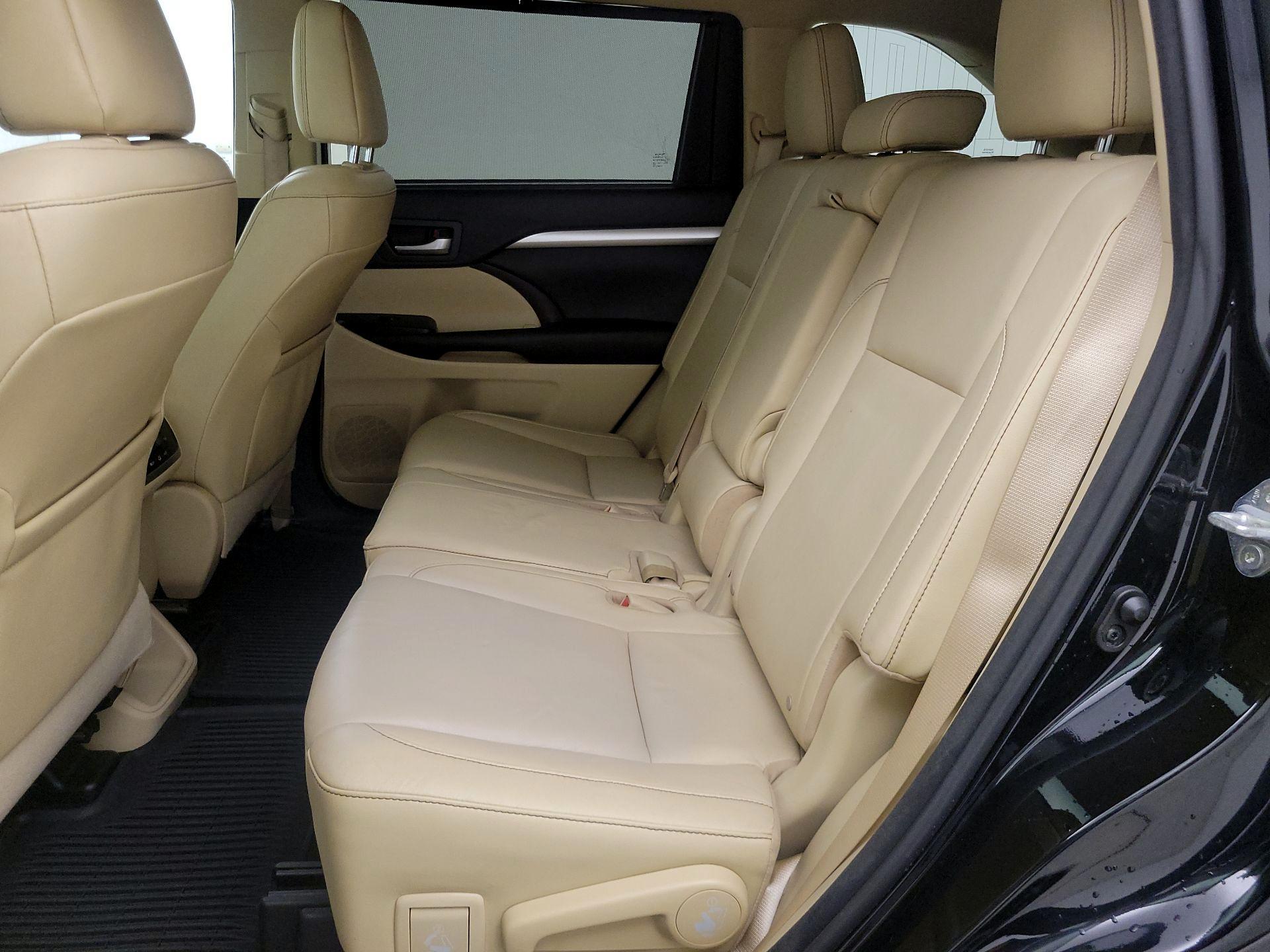 Thumbnail: 2016 Toyota Highlander - 20