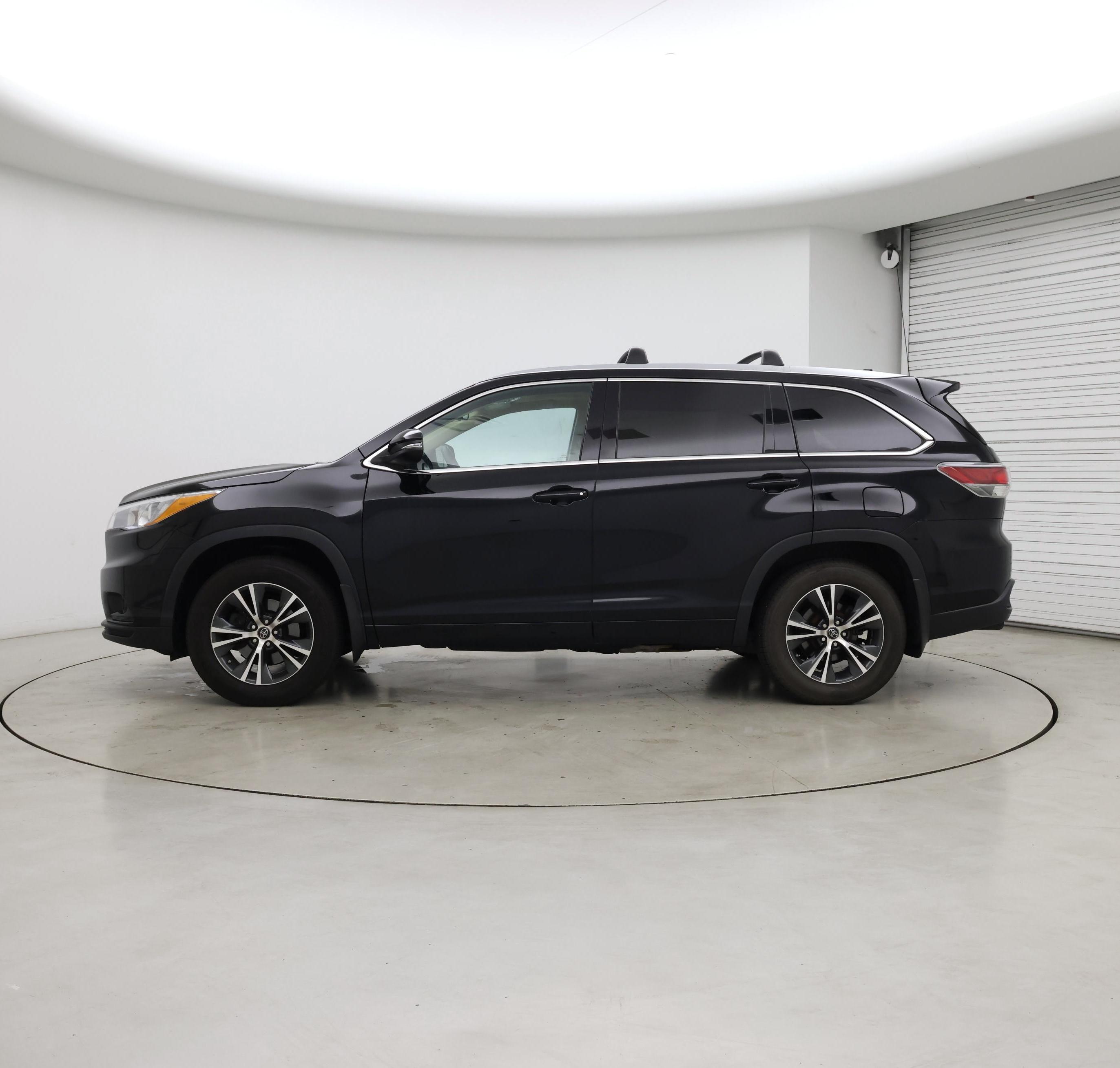 Thumbnail: 2016 Toyota Highlander - 3