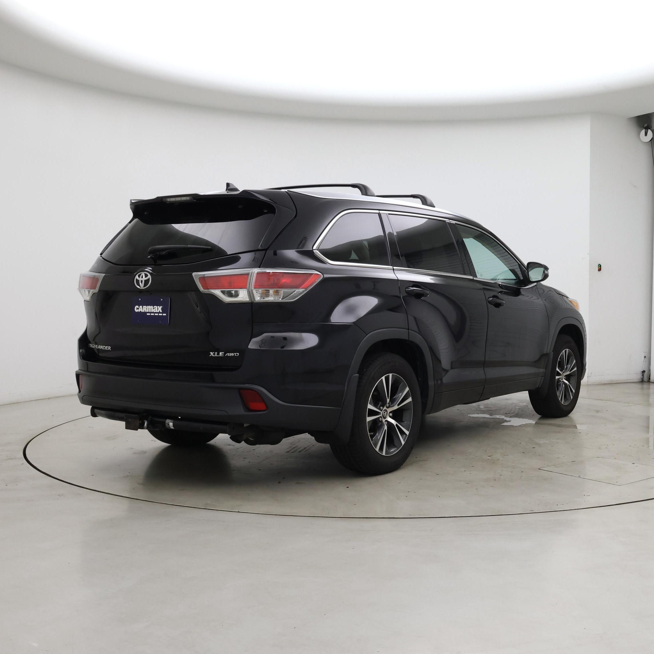 Thumbnail: 2016 Toyota Highlander - 8
