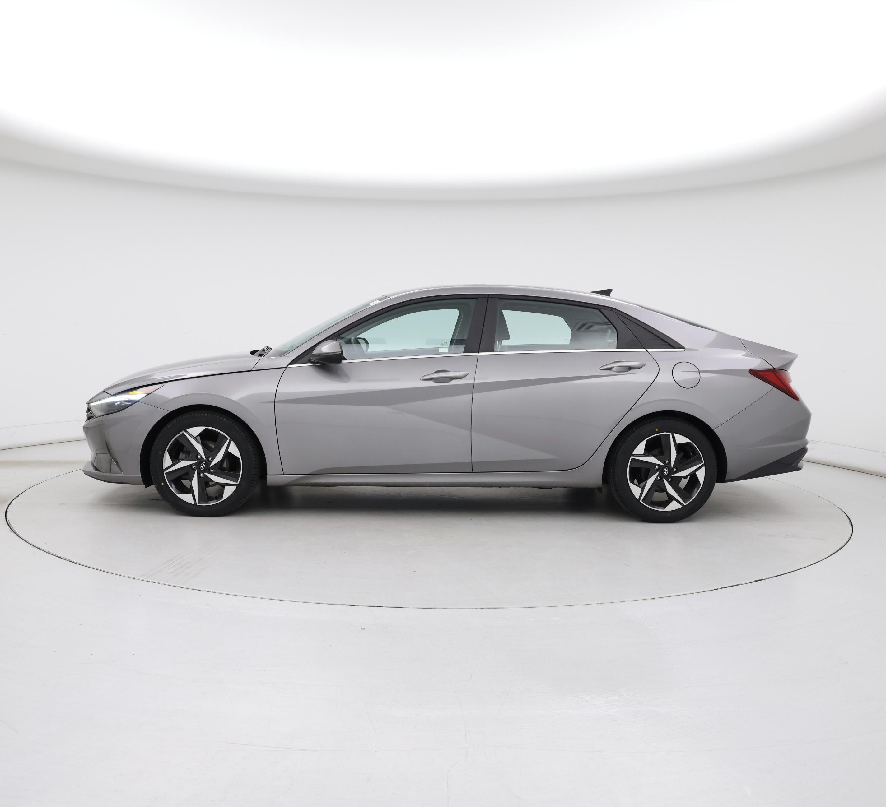 Thumbnail: 2023 Hyundai Elantra - 3